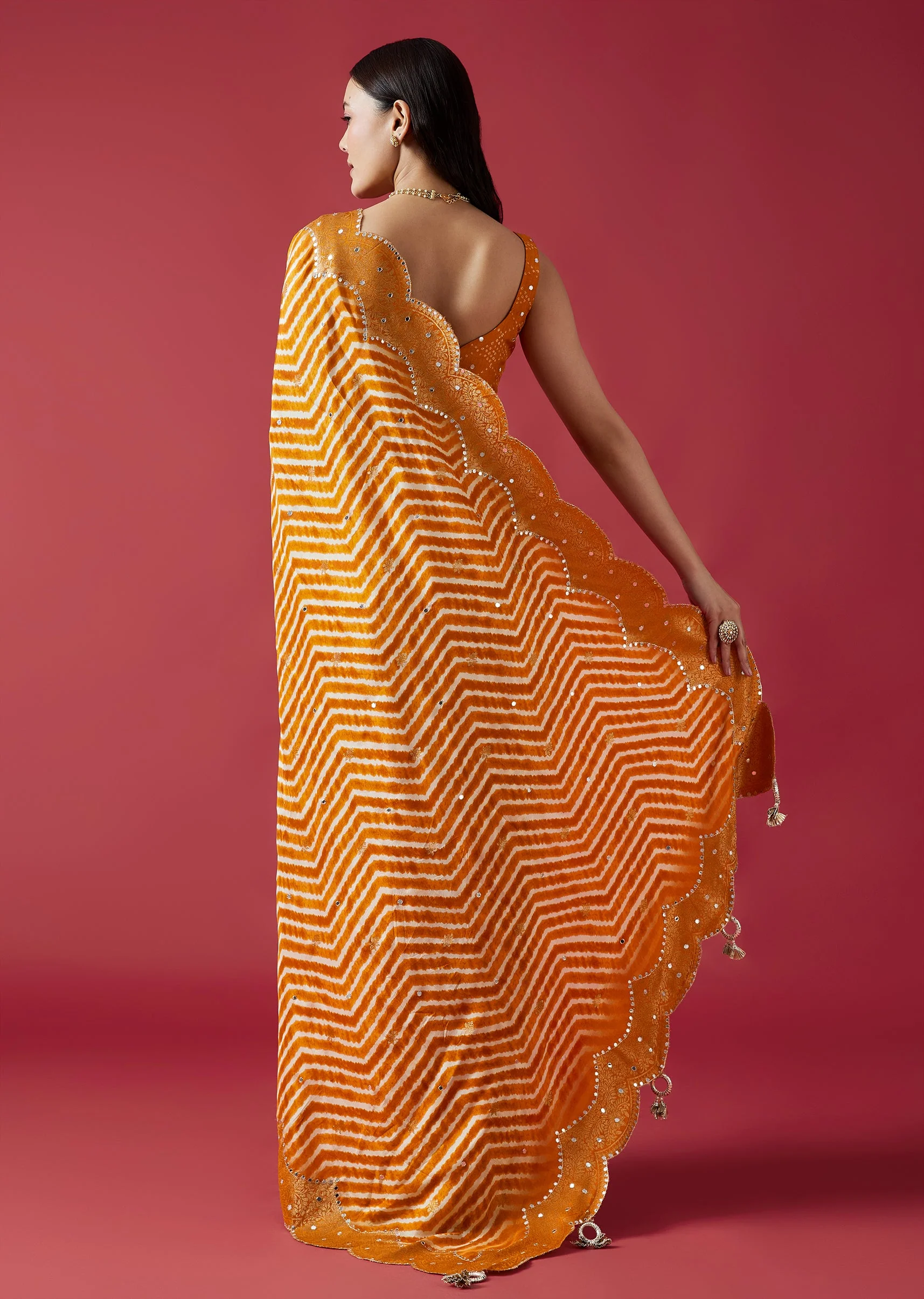 Mustard Yellow Leheriya Printed Saree With Mirror Border - Image 4