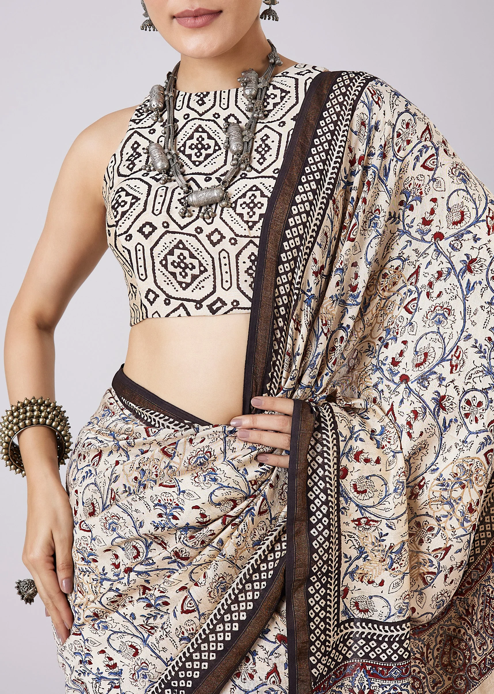 Off White Block Printed Tassel Saree with Unstitched Blouse - Image 2