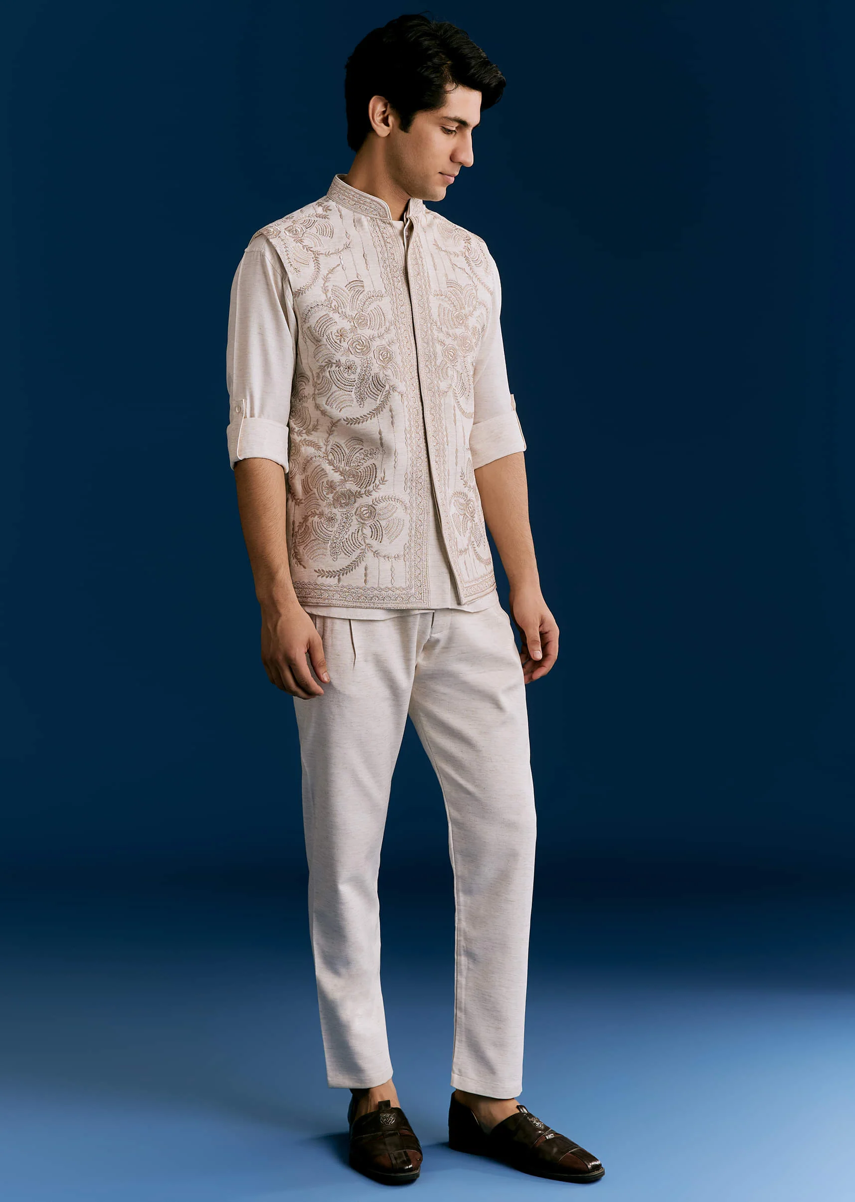 Off White Cotton Kurta Jacket Set With Embroidery - Image 2