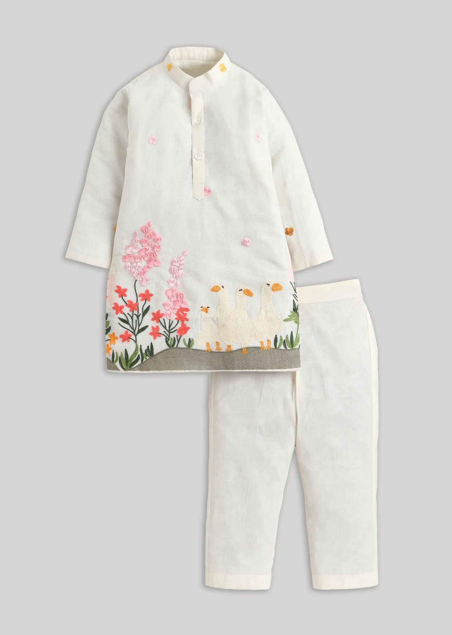 Off White Kurta Set With Embroidery And Multicolour Accents - Image 2