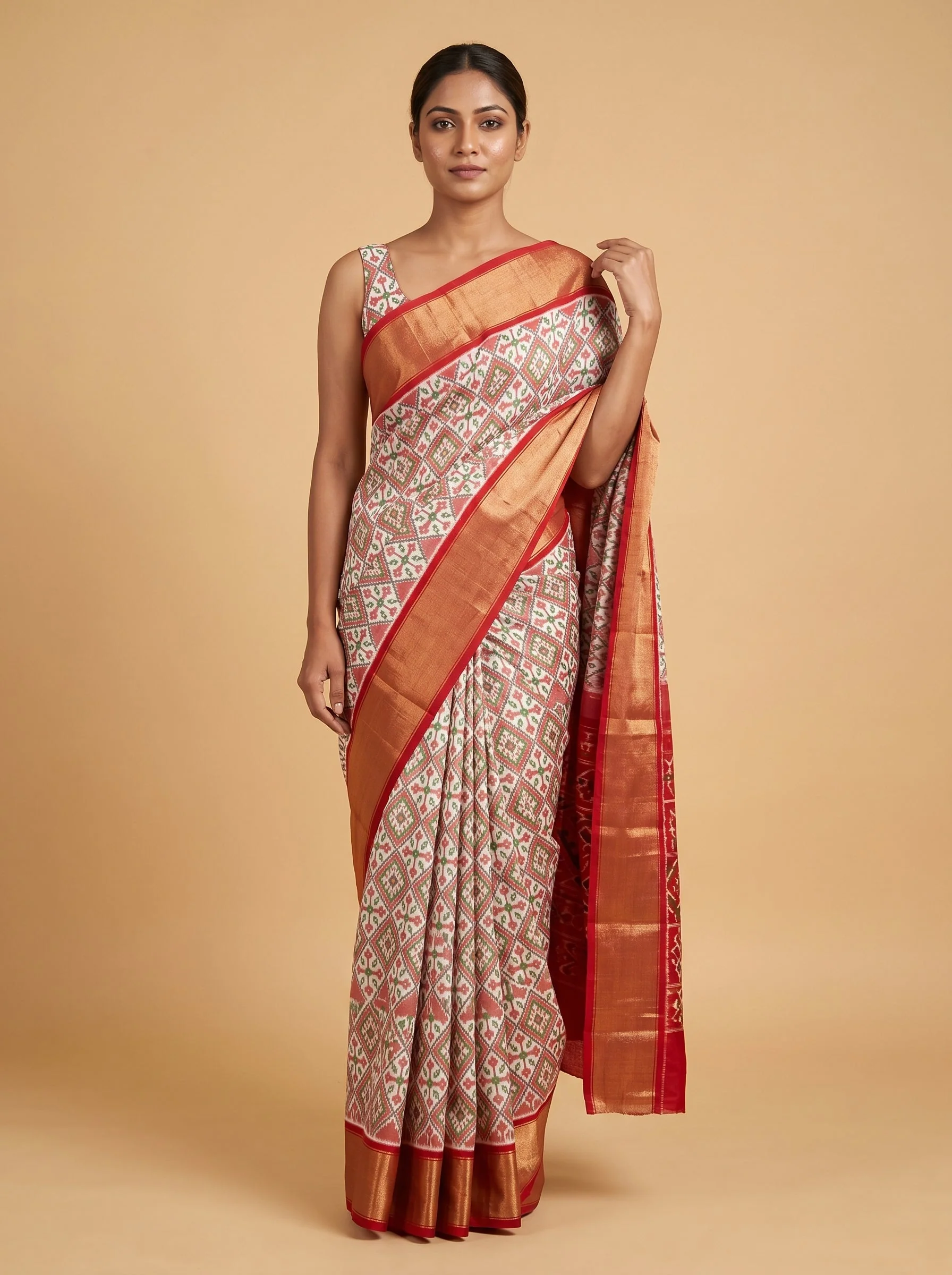 Off White Subtle Elegance Handloom Saree