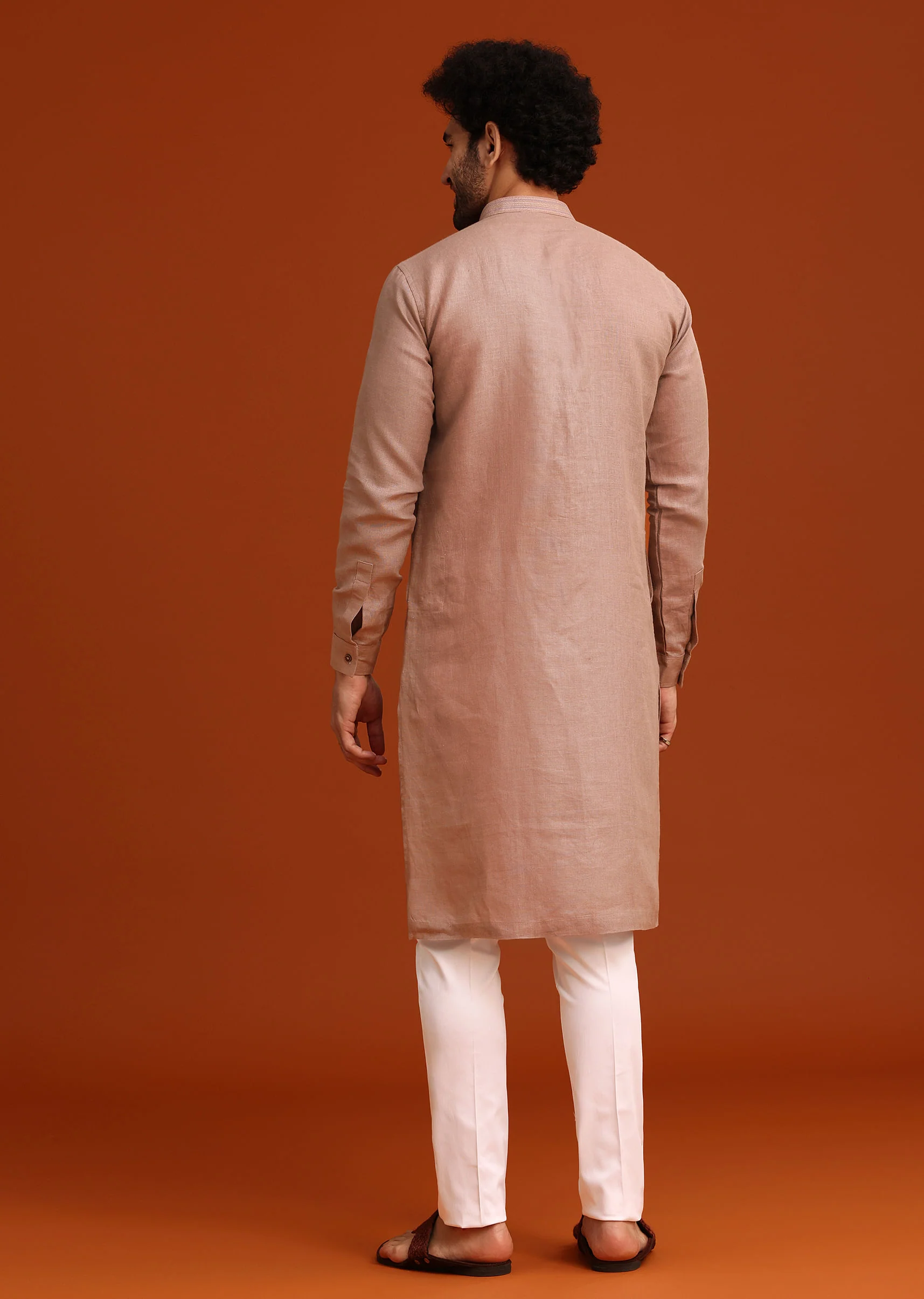 Onion Pink Floral Resham Hand Embroidered Kurta Set In Linen - Image 5