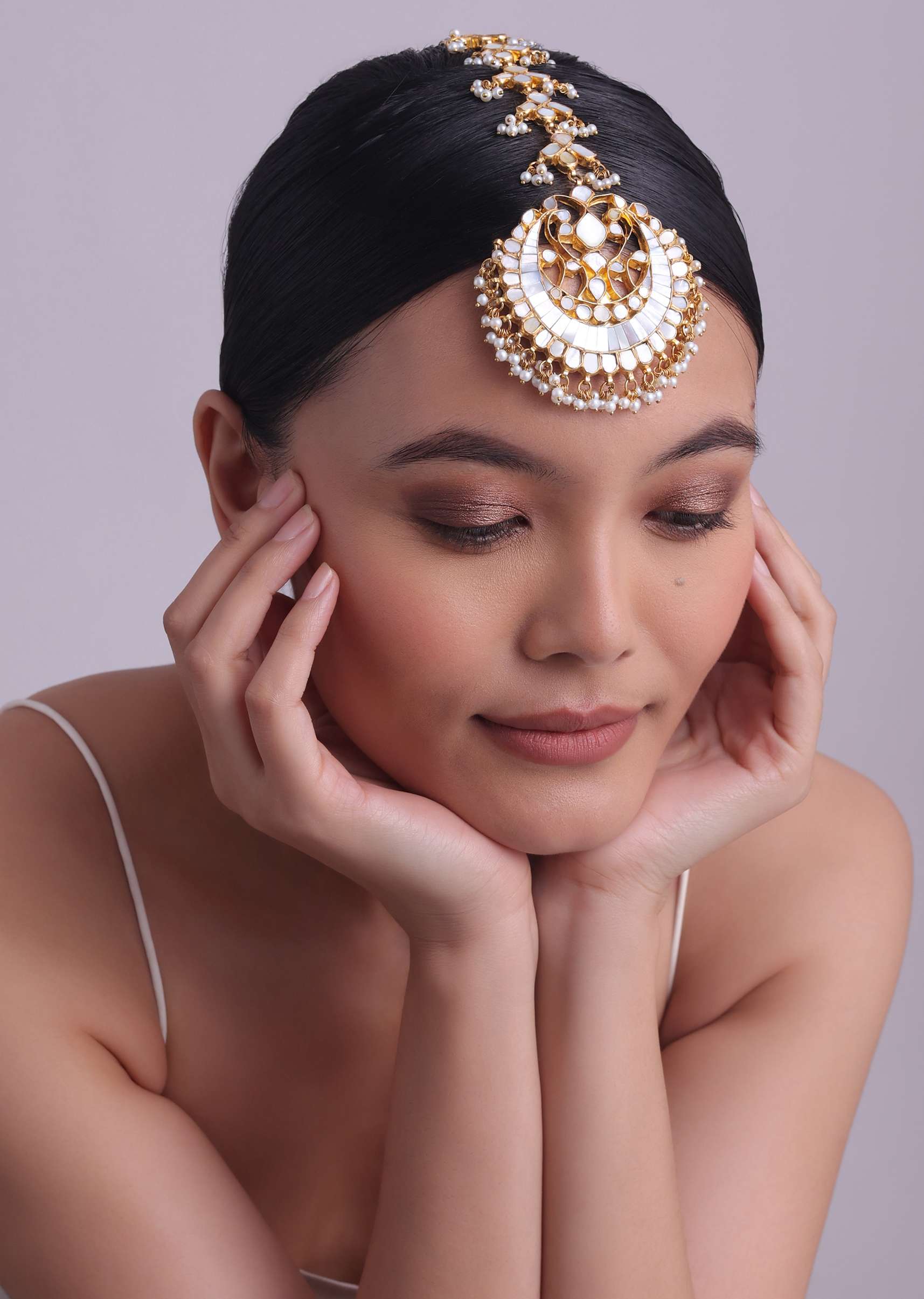 Oversized Kundan Mangtikka In Gold