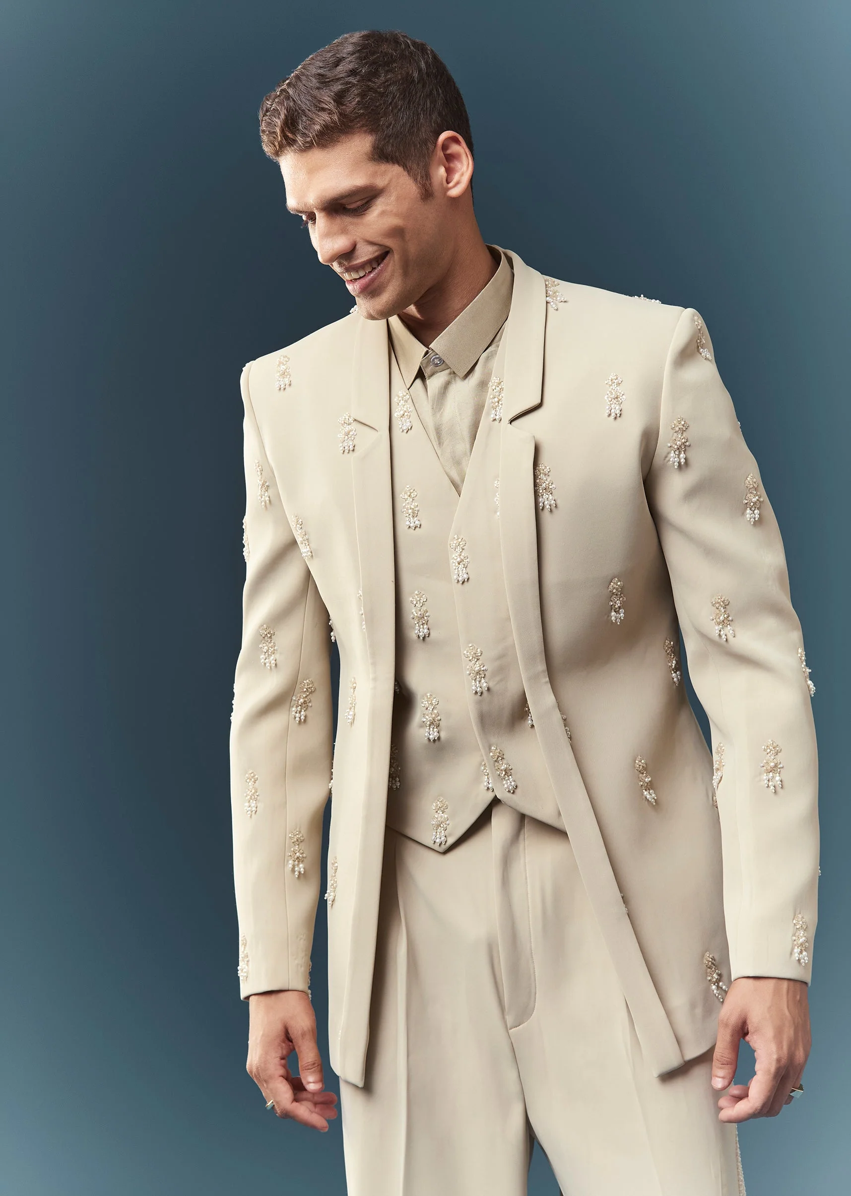 Oyster Embroidered Waistcoat Set With Wide Leg Pants - Image 4