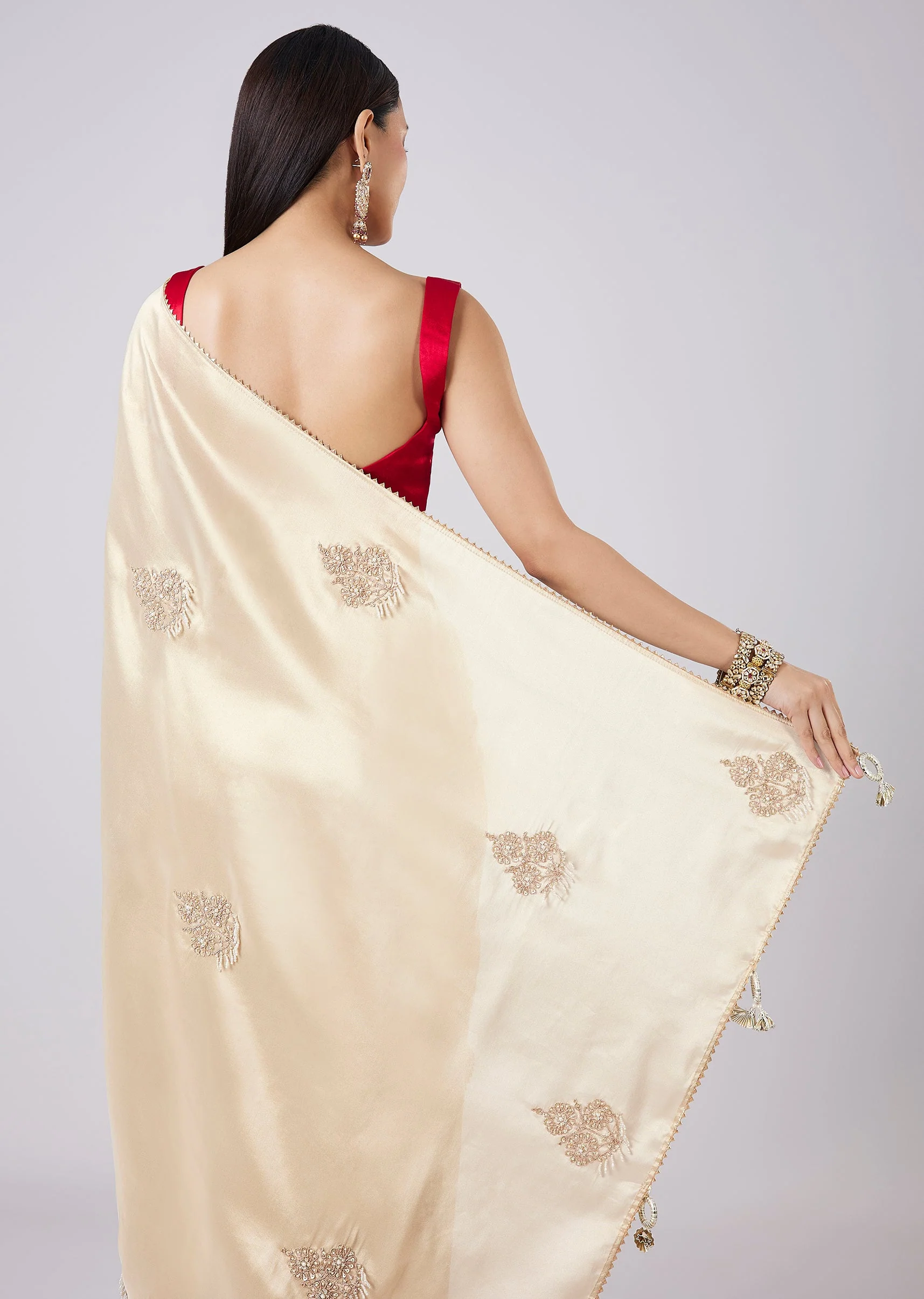 Pastel Cream Saree with Blouse - Image 6