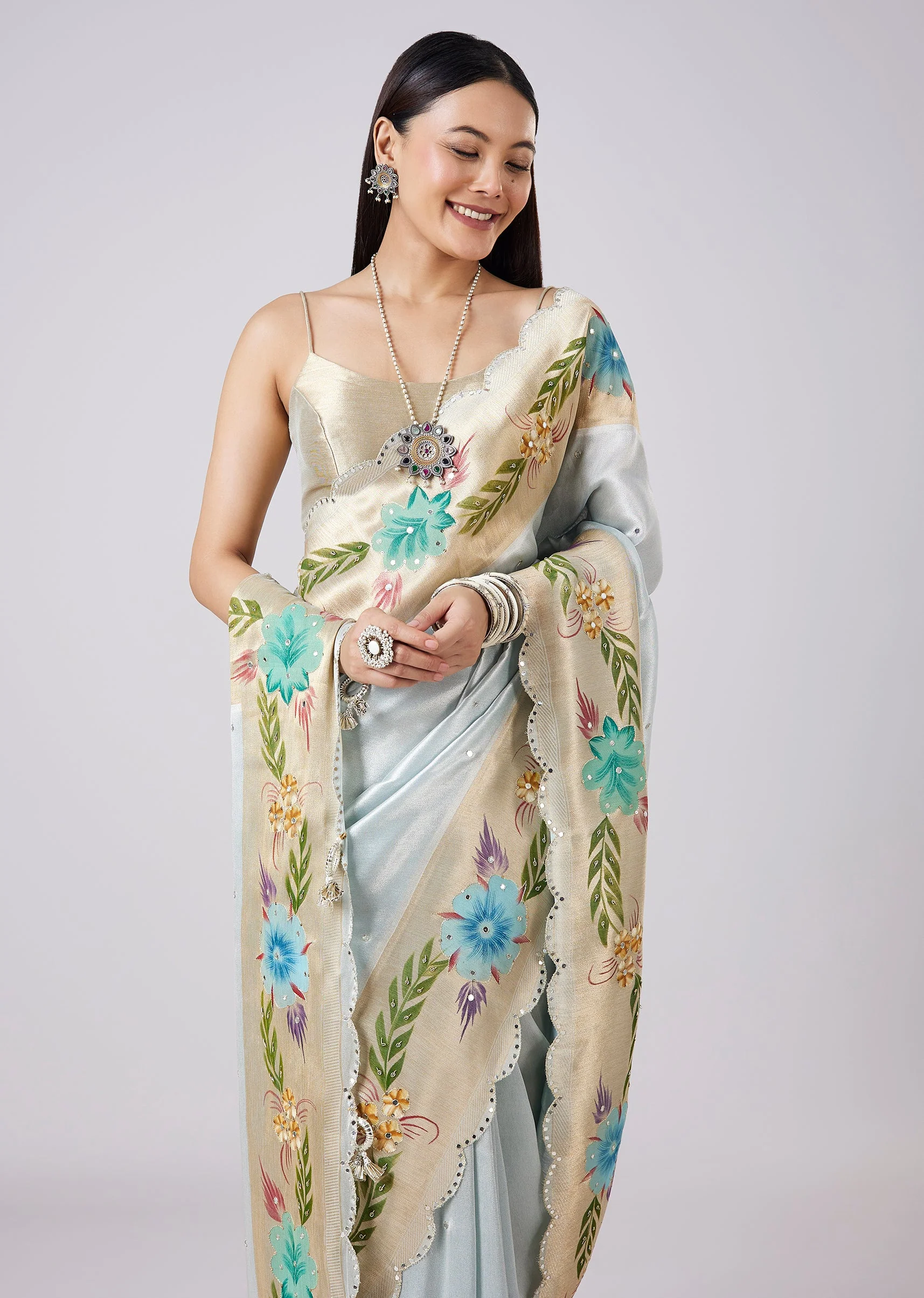 Pastel Grey Hand Painted Saree with Blouse - Image 5