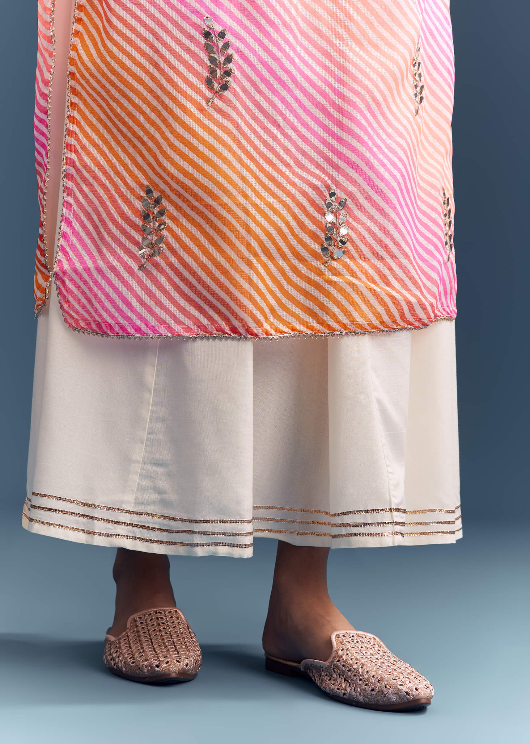 Pink Cotton Kurti With Leheriya Print And Gota Work - Image 6