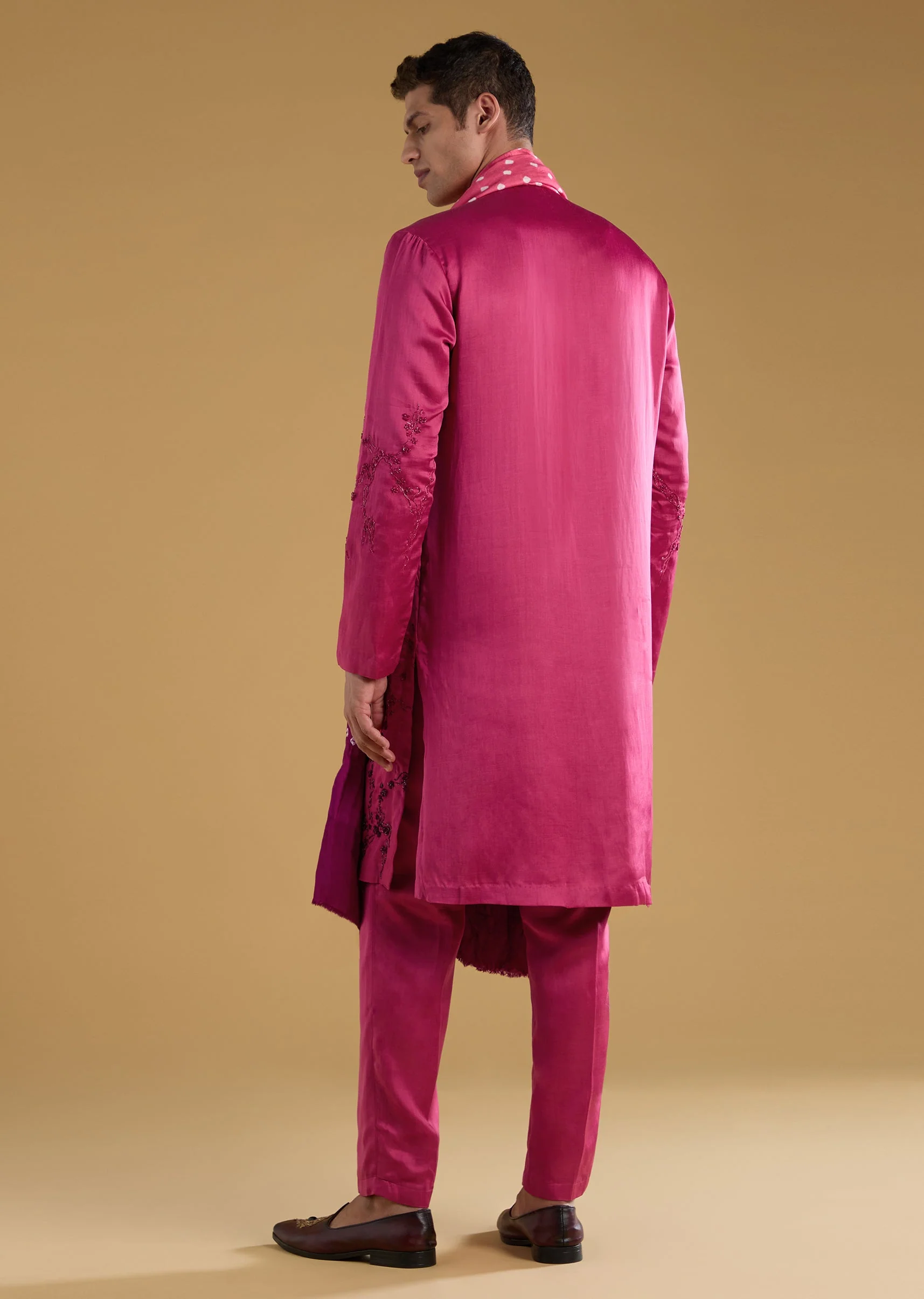 Pink Silk Embroidered Men's Kurta Set With Hand Dyed Bandhani Dupatta - Image 5