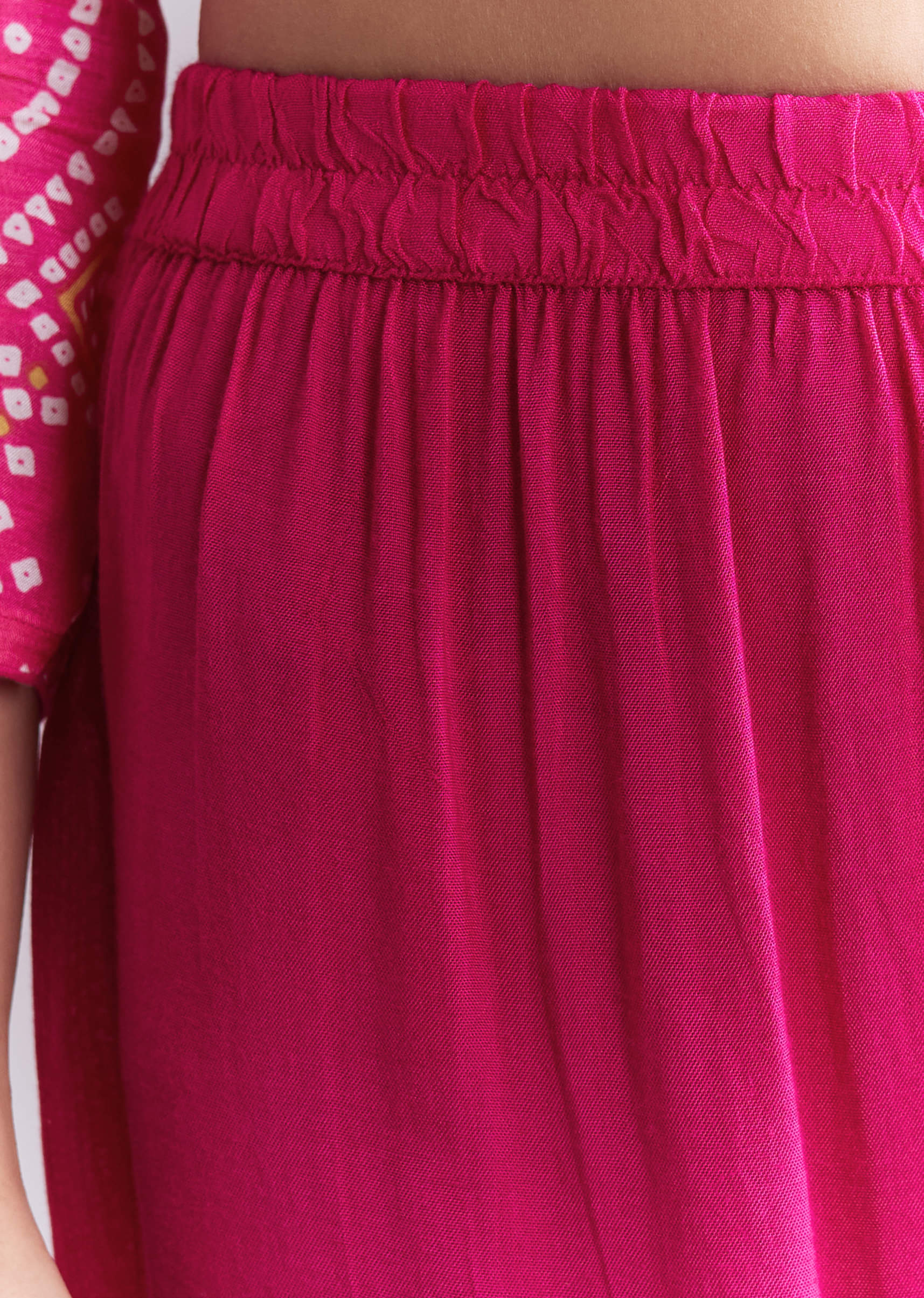 Pink Silk Kurta Set With Bandhani Print And Embroidery - Image 6