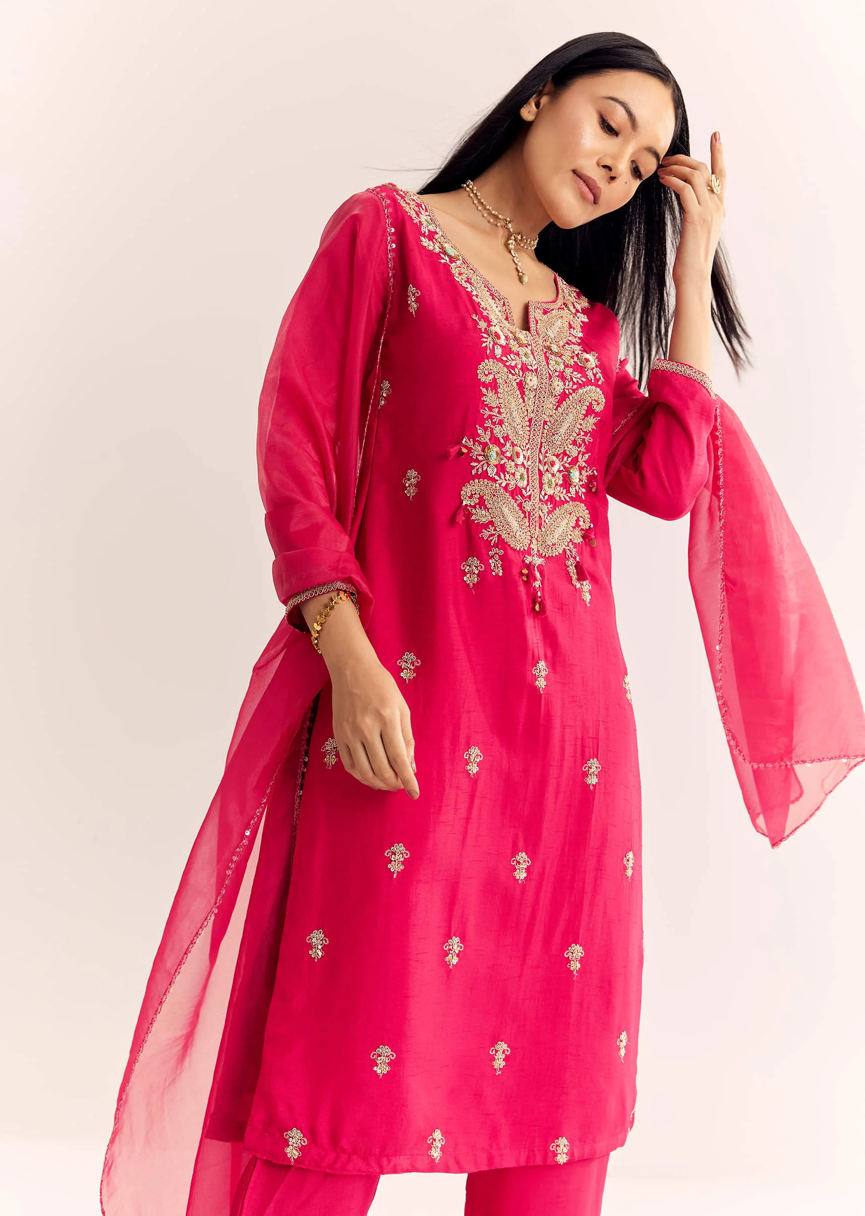 Pink Zardosi Work Dola Silk Kurta Pant With Organza Dupatta - Image 3