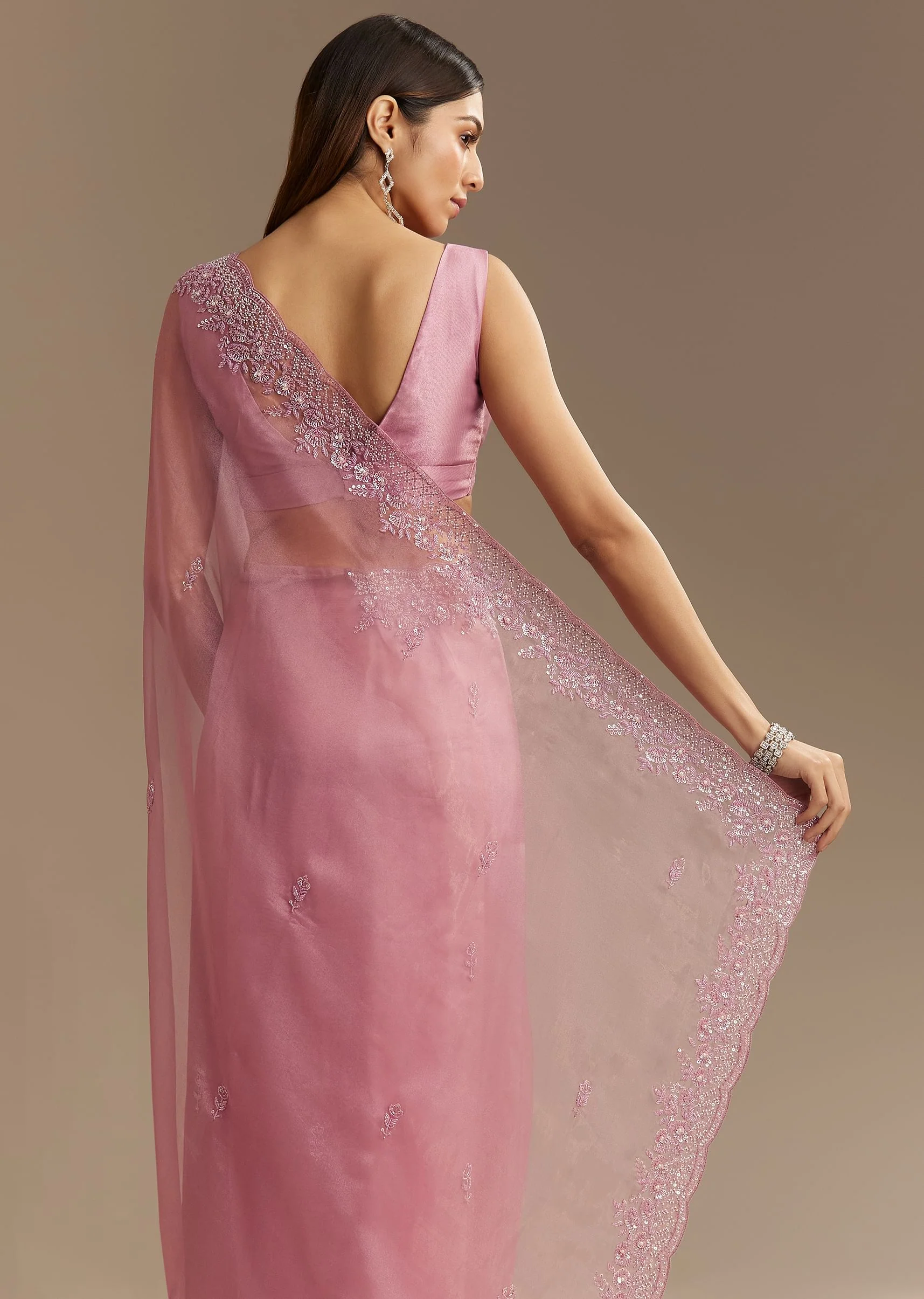Pinkish Lavender Tissue Saree With Sequins Cutdana And Scallop Border - Image 4