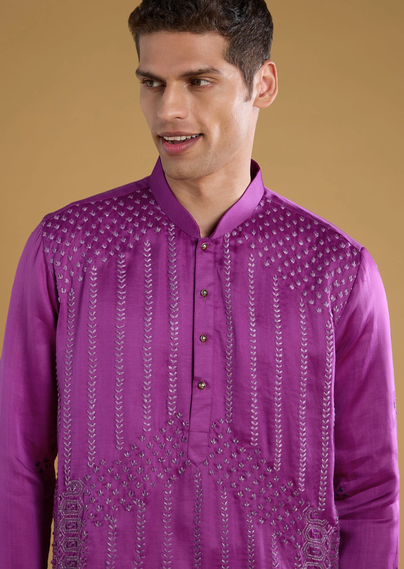 Purple Silk Kurta Set Wth Hand Dyed Ombre Bandhani Dupatta - Image 4