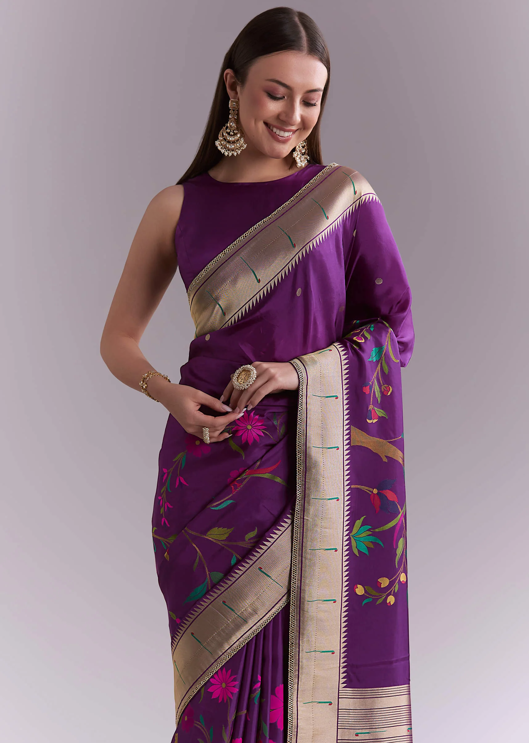Purple Silk Muniya Paithani Saree With Booti And Zari Work - Image 5