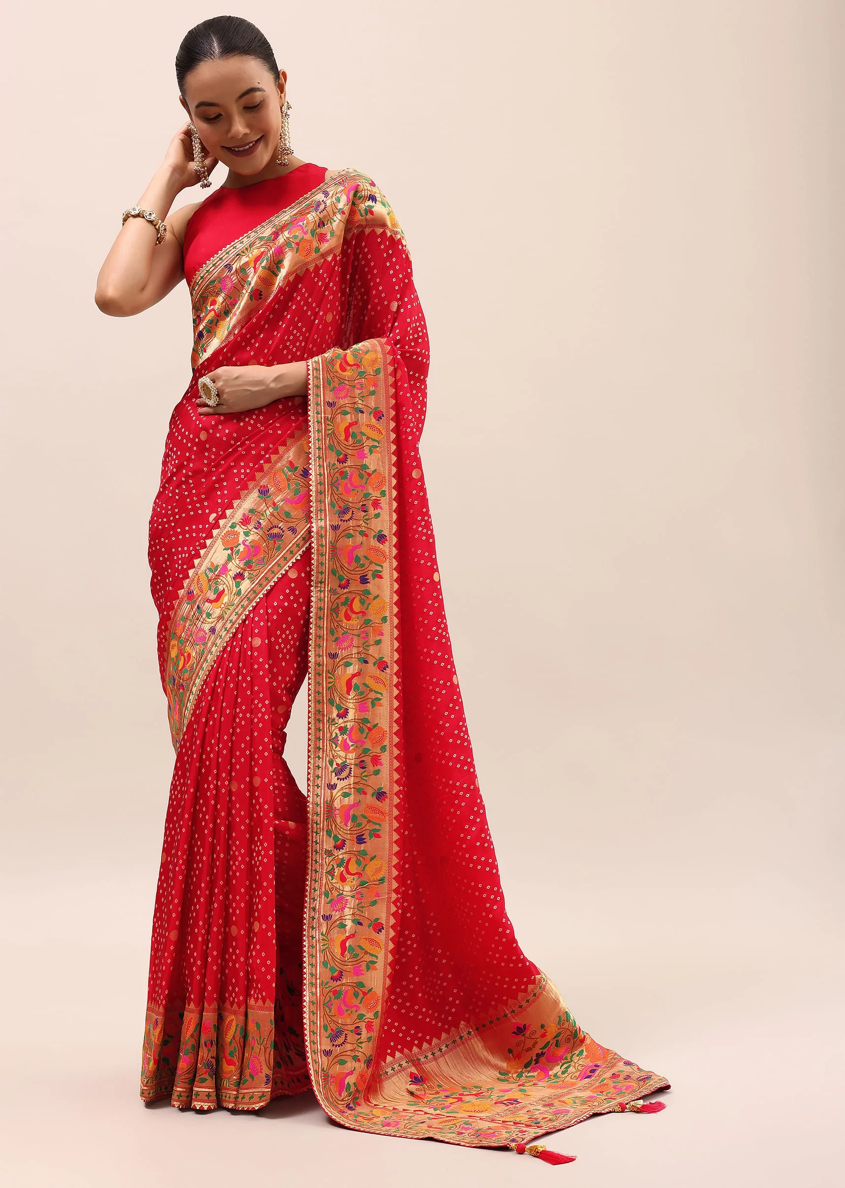 Red Bandhani Silk Saree With Unstitched Blouse - Image 3