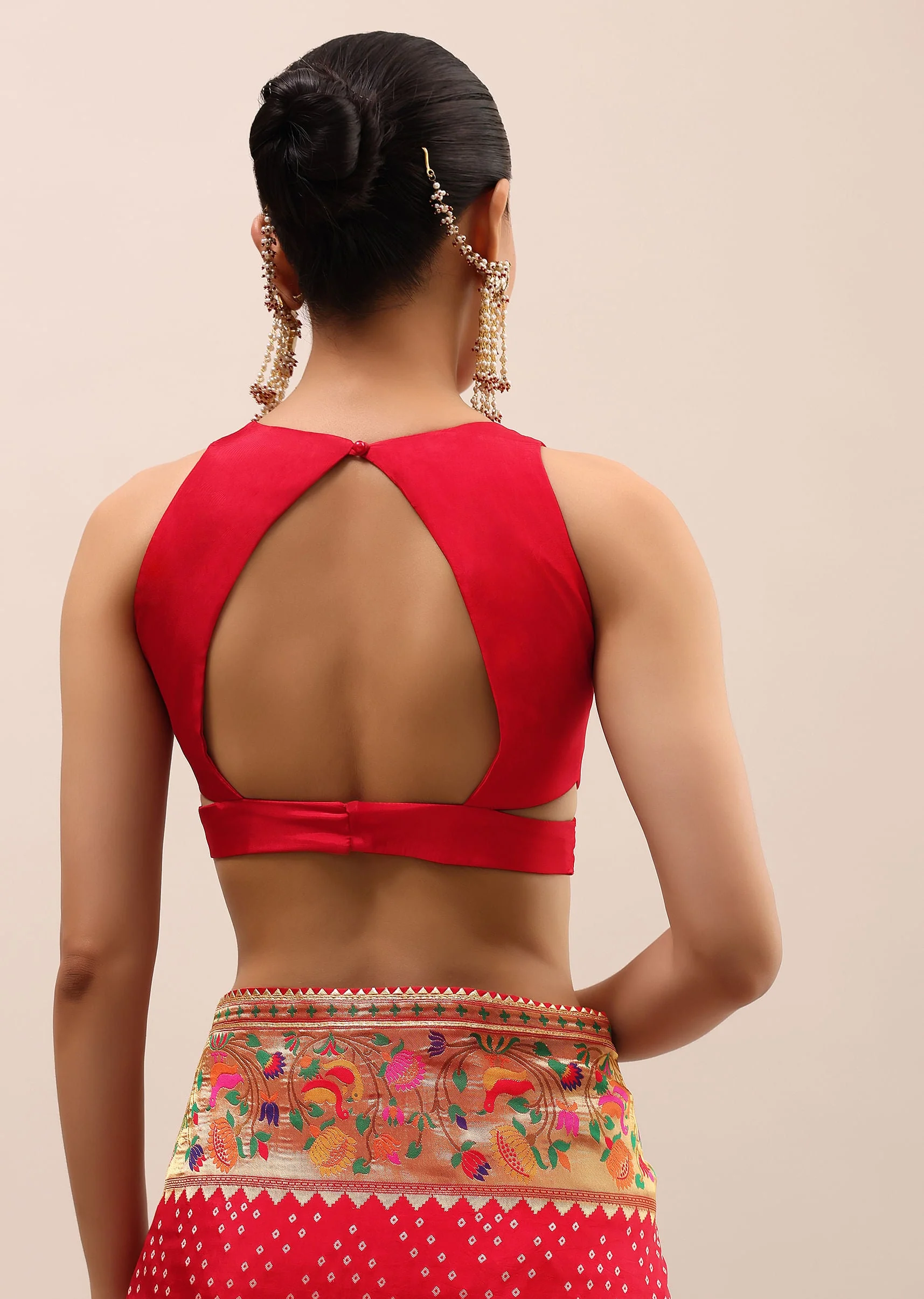 Red Bandhani Silk Saree With Unstitched Blouse - Image 8