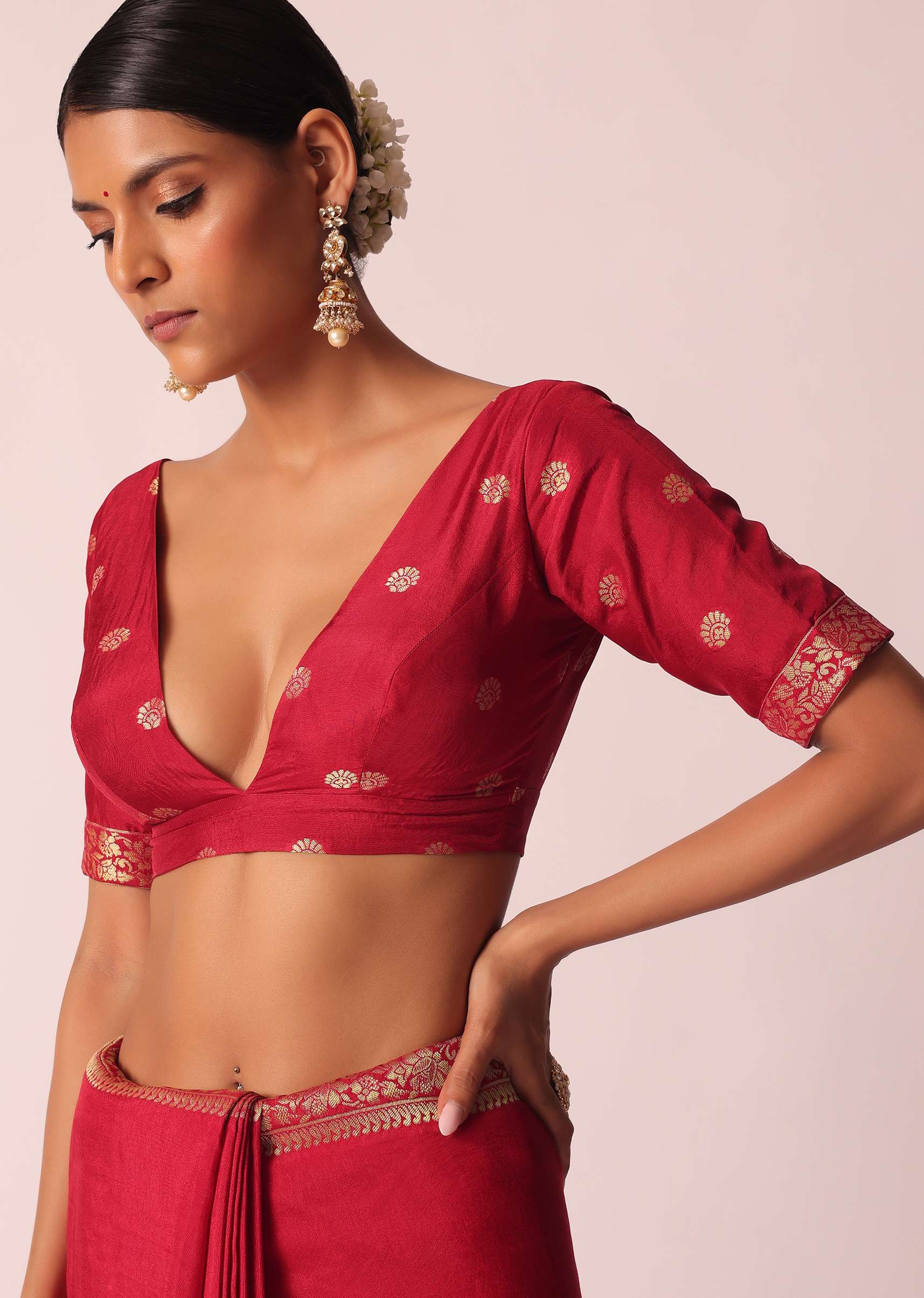 Red Bandhani Silk Woven Saree With Unstitched Blouse Piece - Image 8