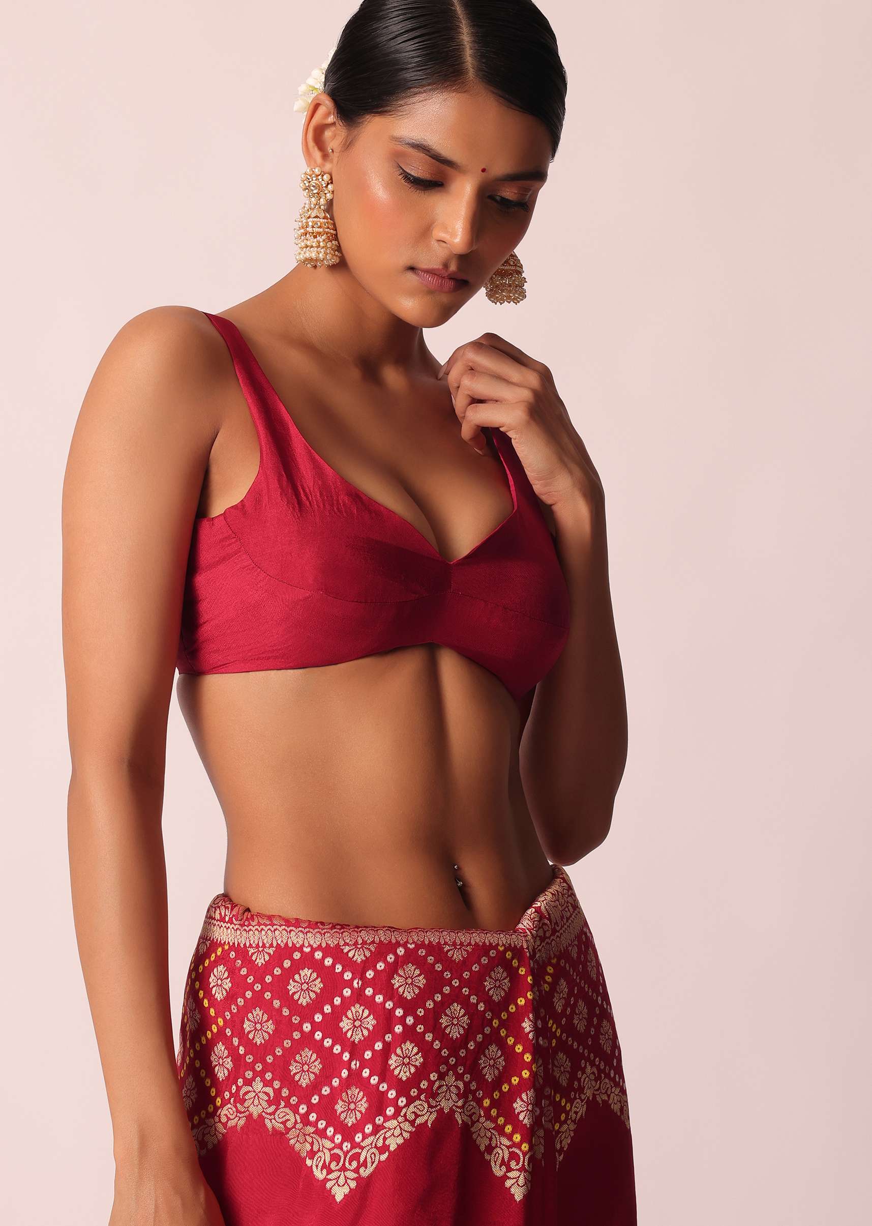 Red Bandhani Weave Saree In Silk With Unstitched Blouse Piece - Image 7