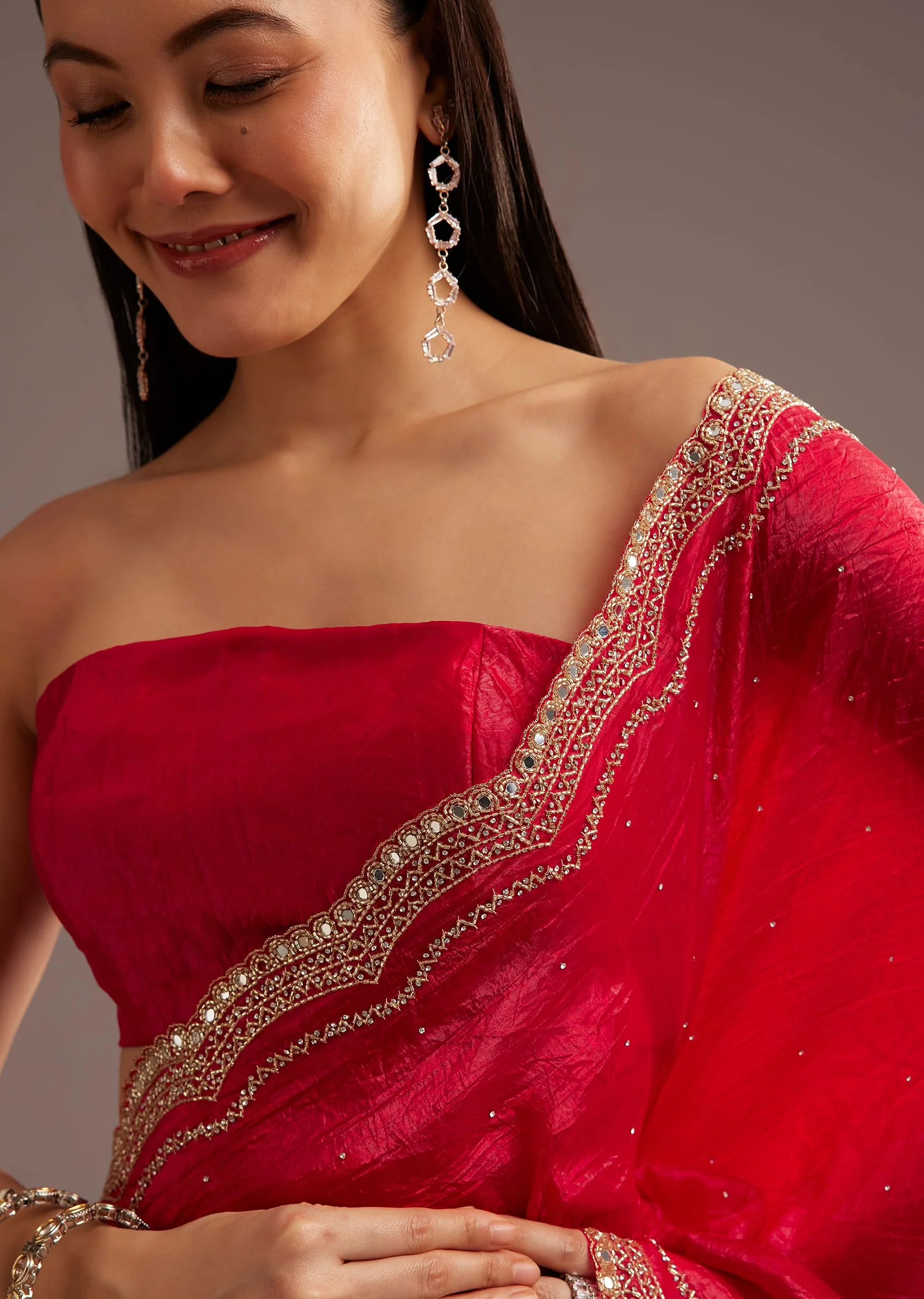Red Crushed Tissue Silk Saree With Cutdana Scallop Border - Image 3