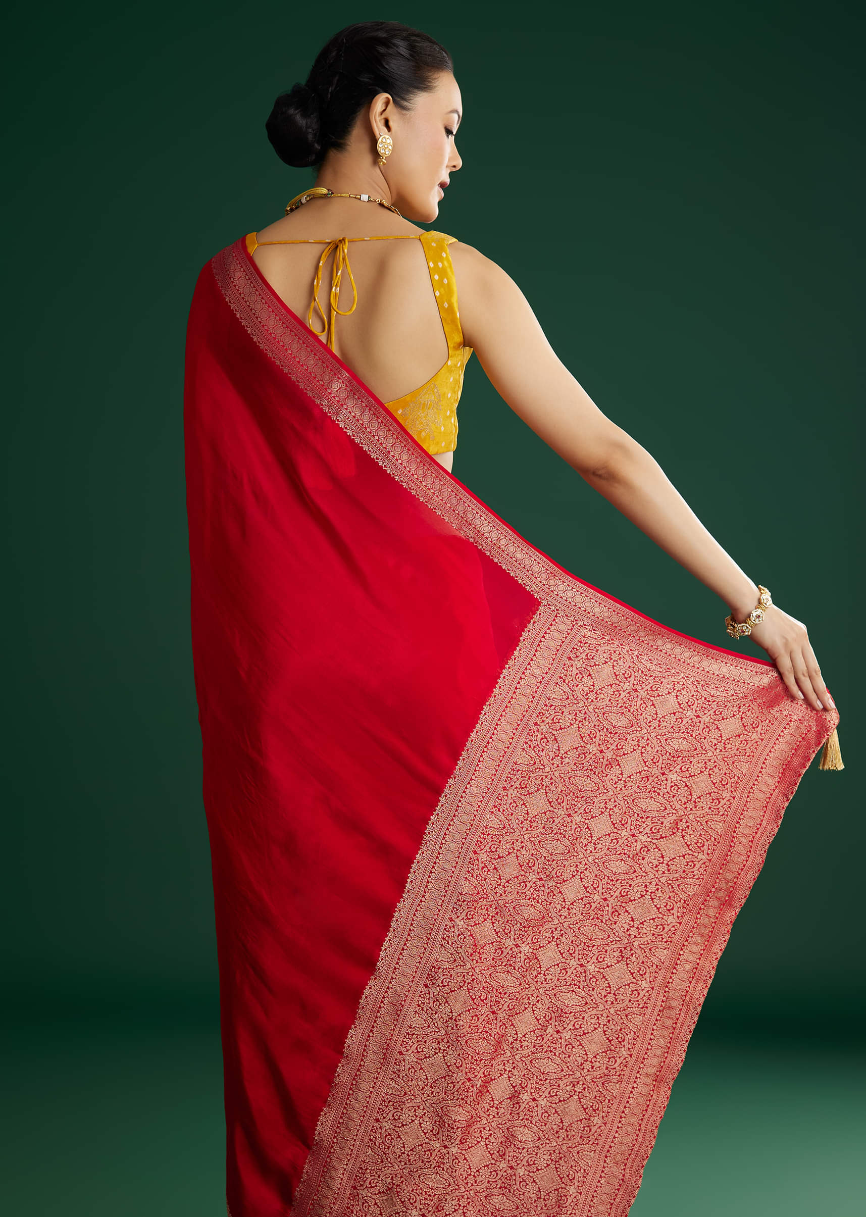 Red Dola Silk Saree With Woven Border And Pallu - Image 4