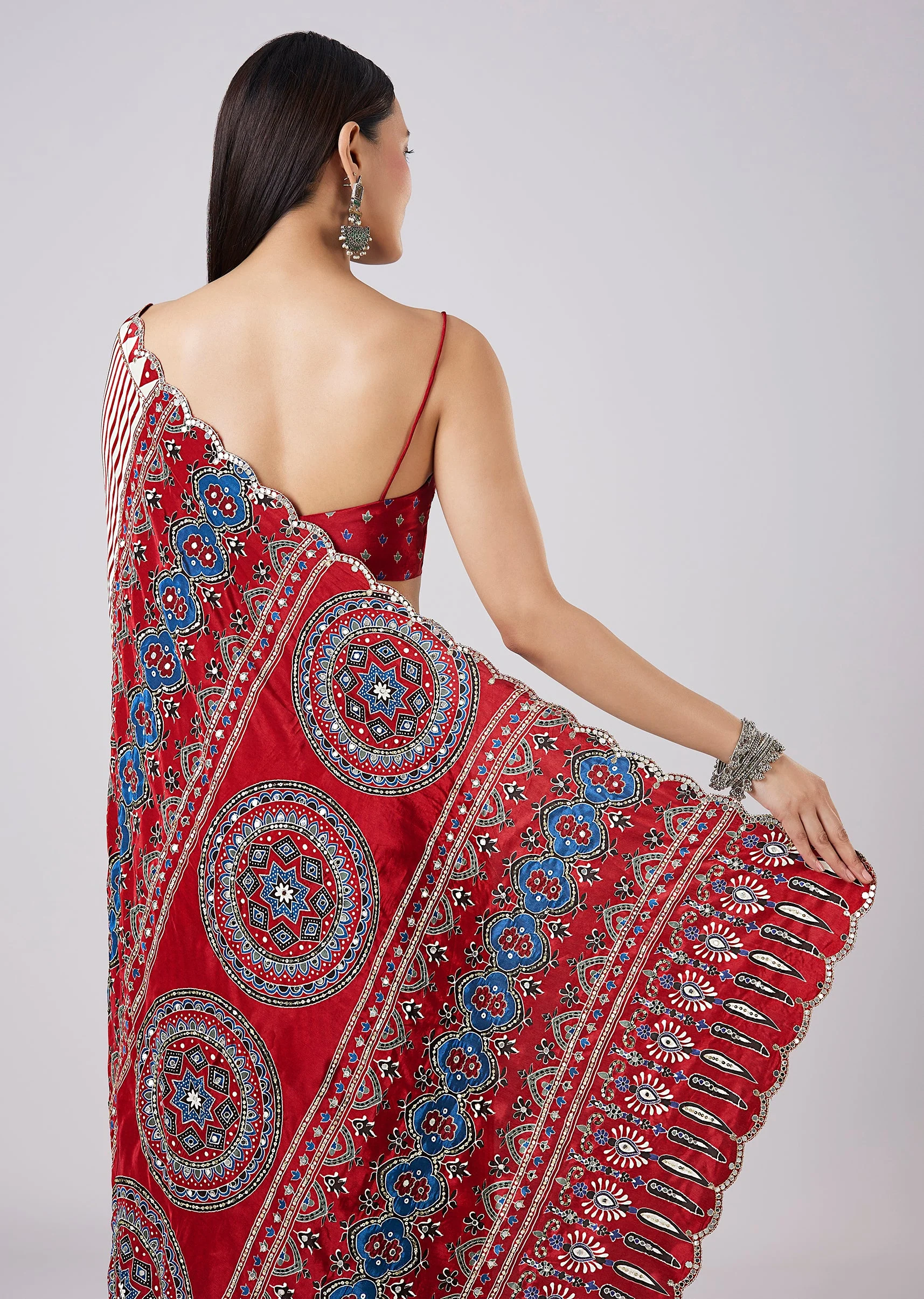 Red Leheriya Printed Saree with Blouse - Image 6