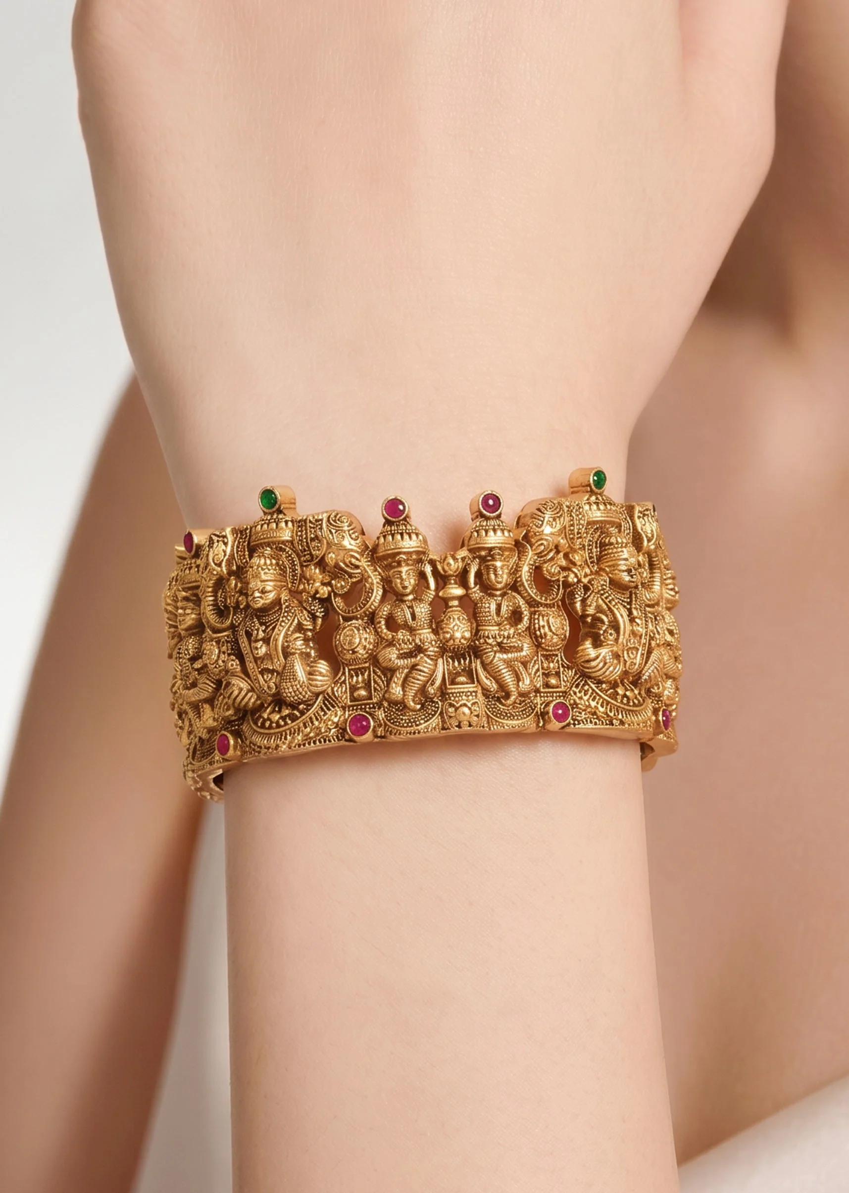 Red Rajwadi Kundan Bangles