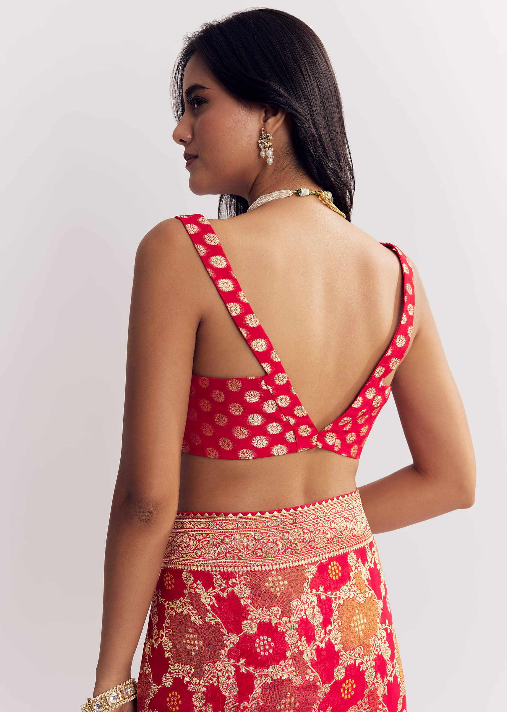Red Shaded Dola Silk Saree With Zari Jaal Work - Image 8