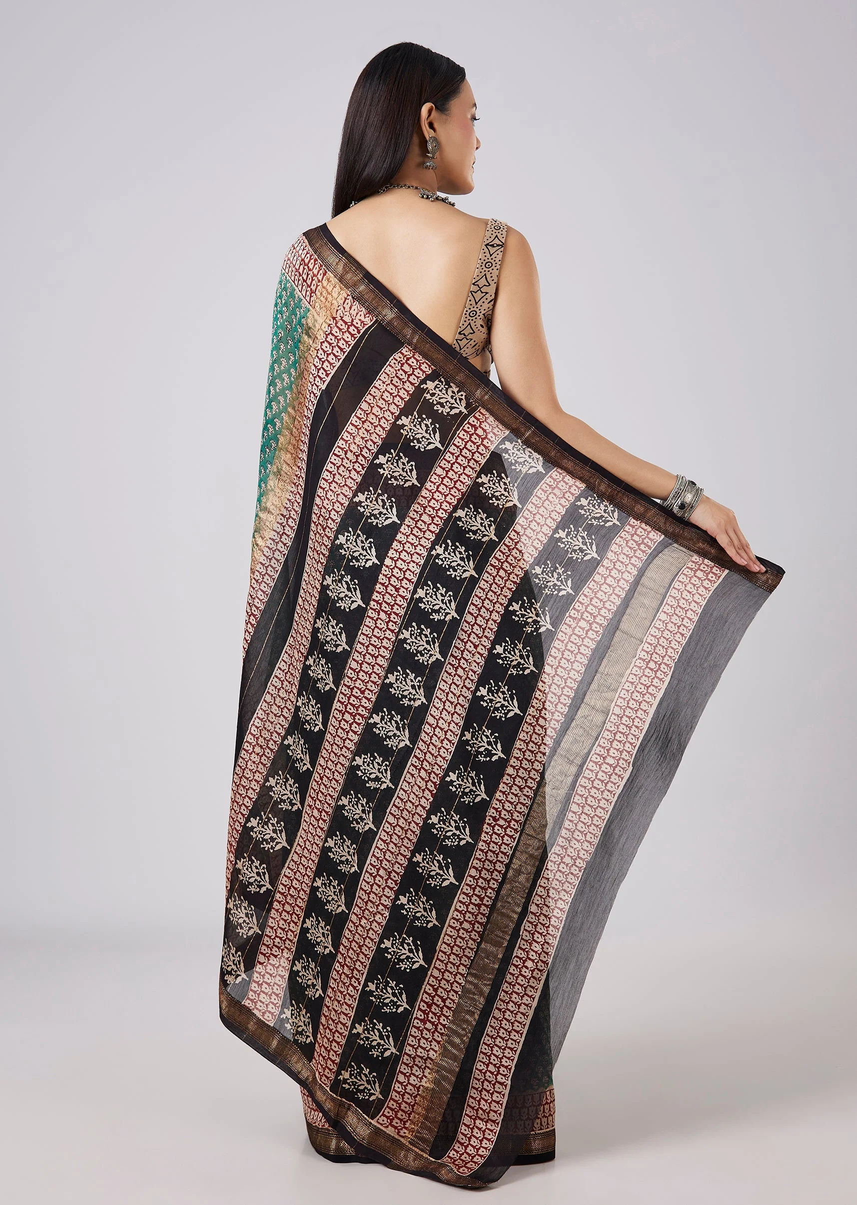 Sea Green Hand Painted Saree with Stitched Blouse - Image 4