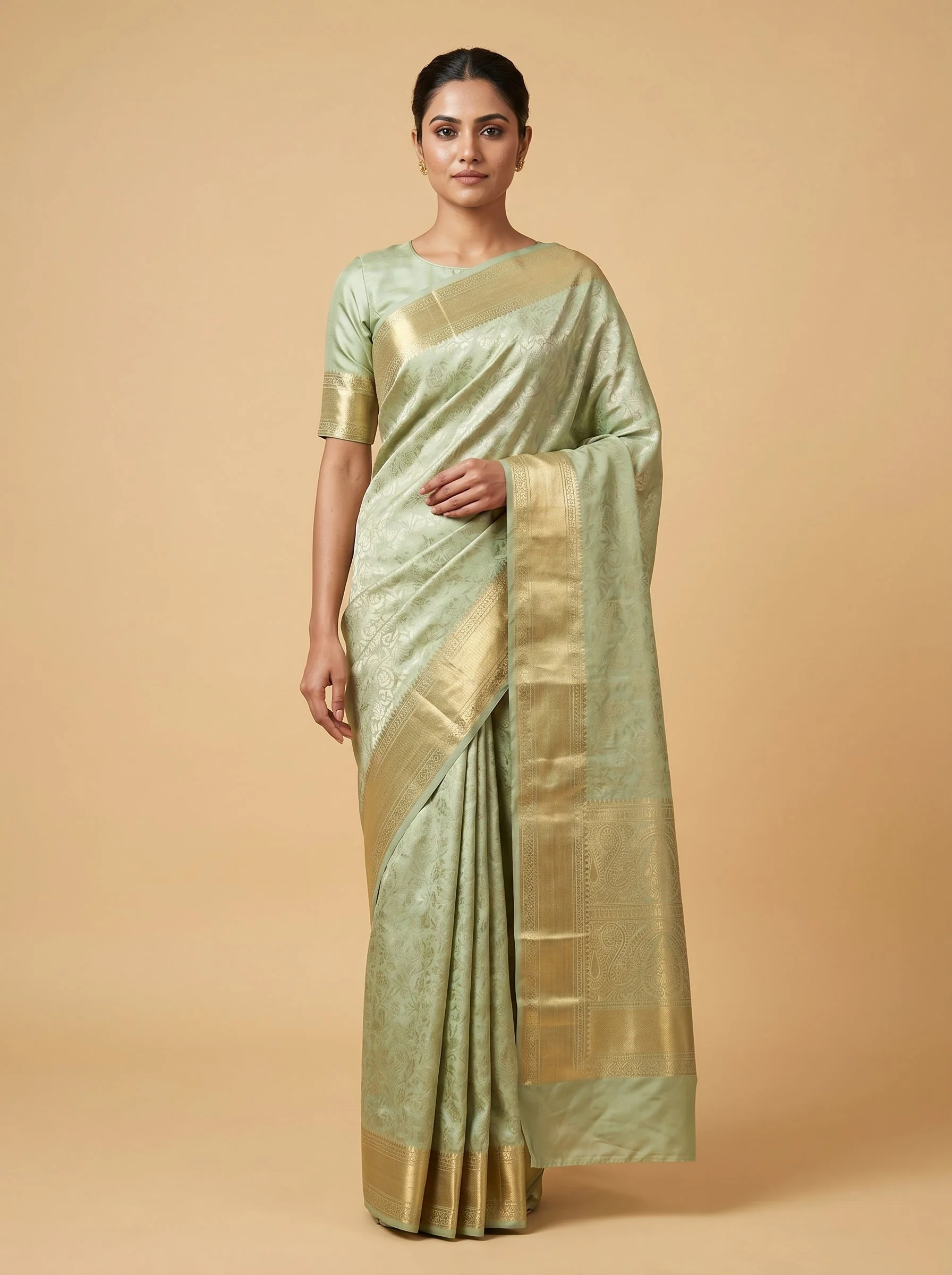 Shimmering Silver Handloom Saree