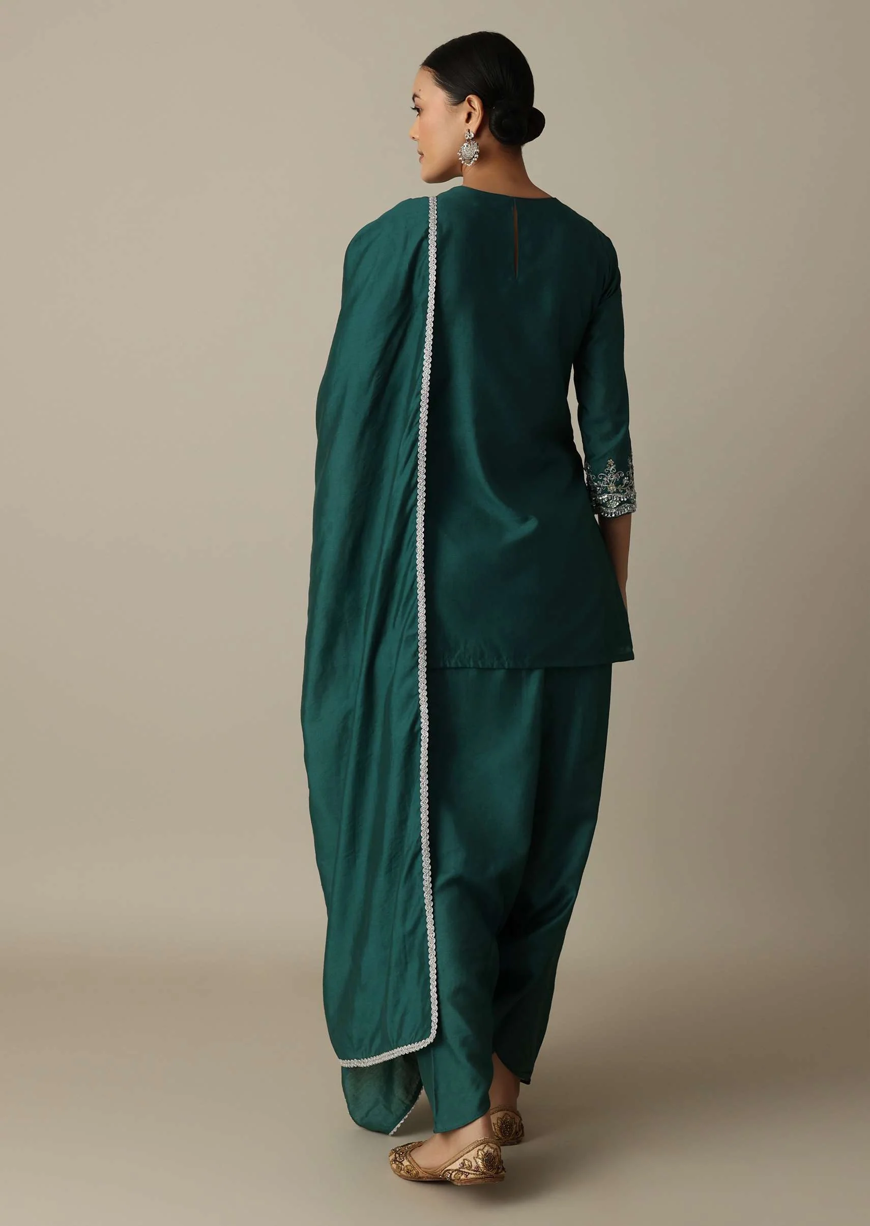 Stunning Emerald Green Silk Embroidery Kurta Set - Image 5