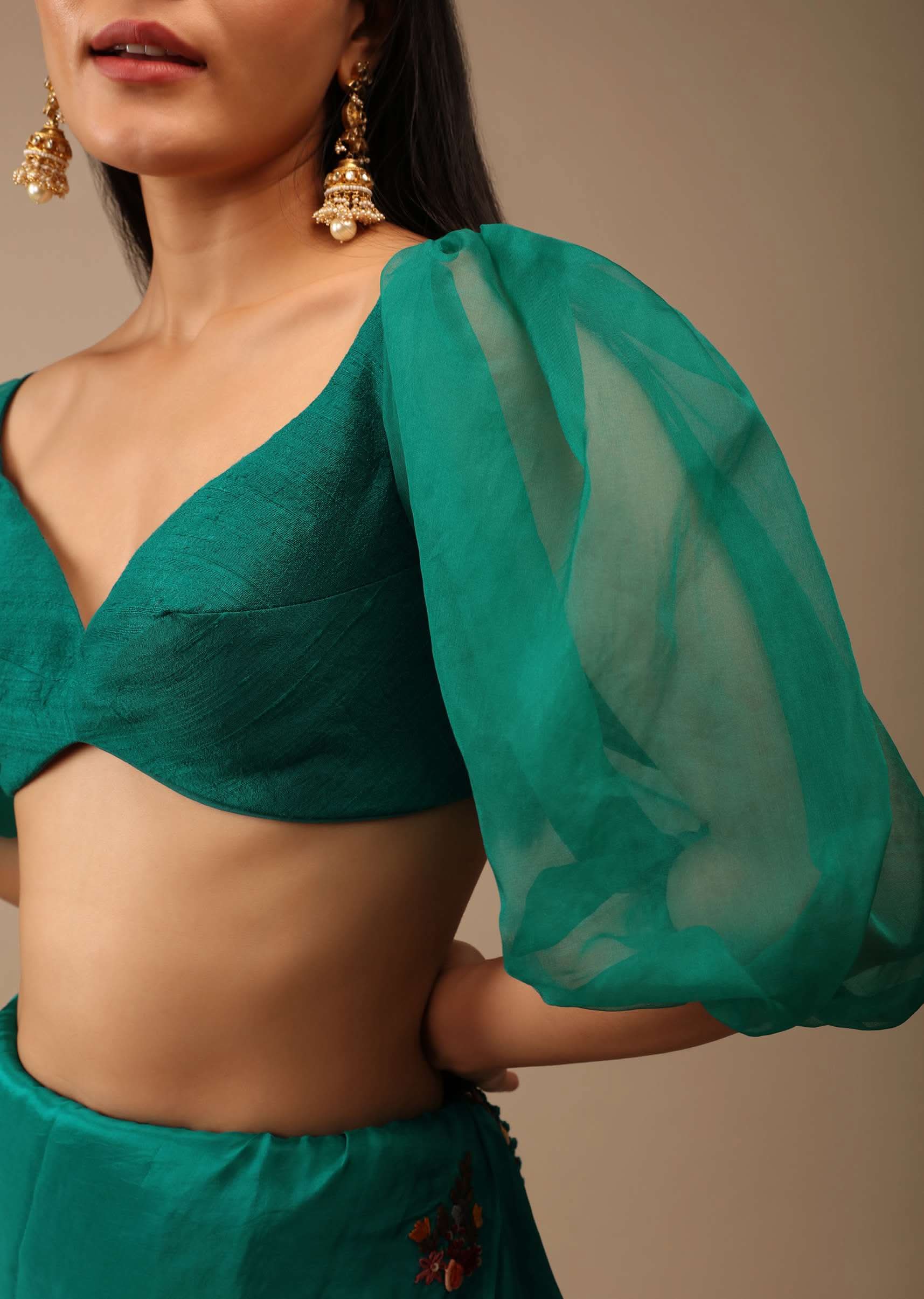 Teal Green Blouse In Raw Silk With Three Quarter Sleeves And Sweetheart Neckline - Image 4