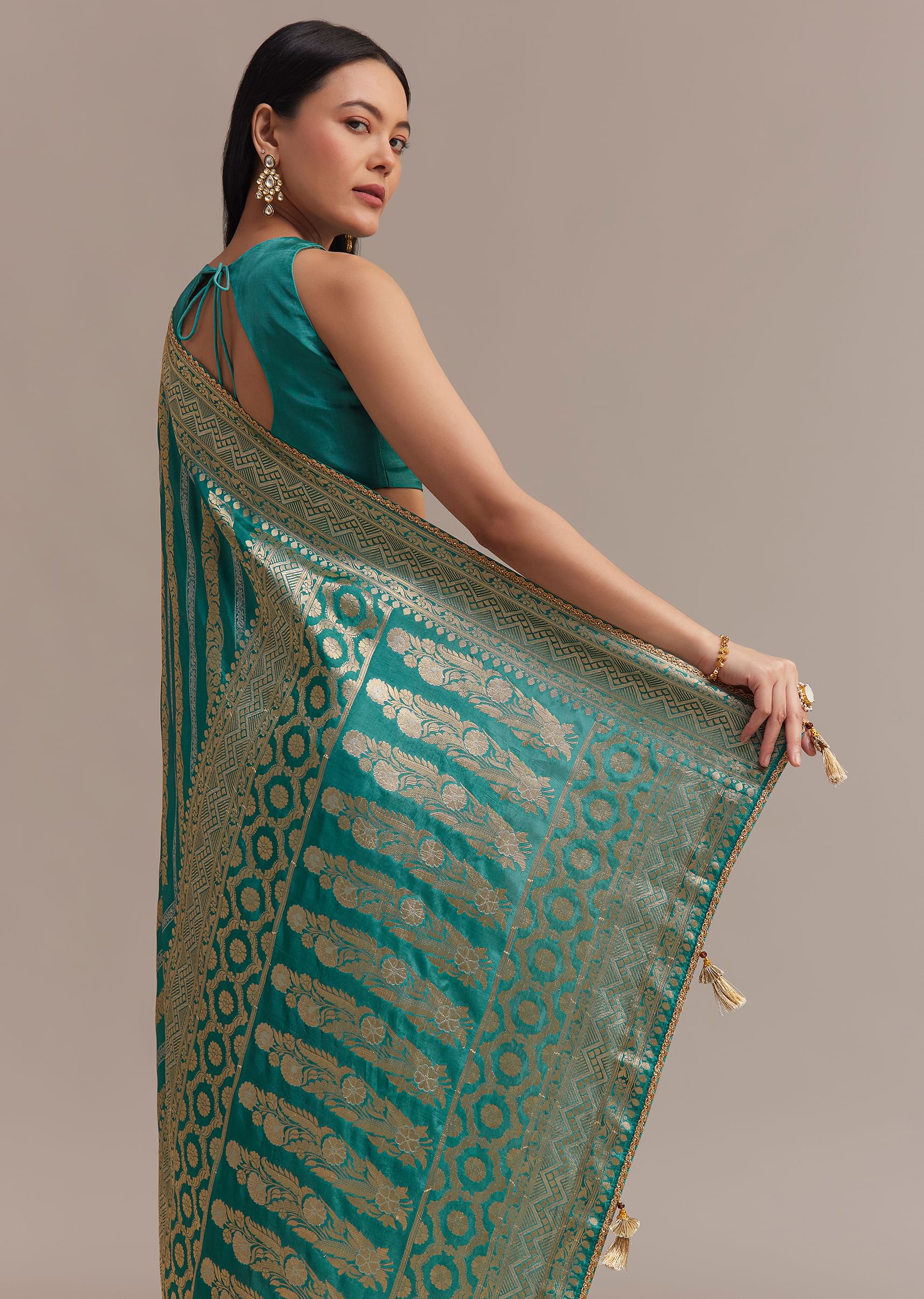 Turquoise Green Dola Silk Saree With Zari Weaving - Image 4