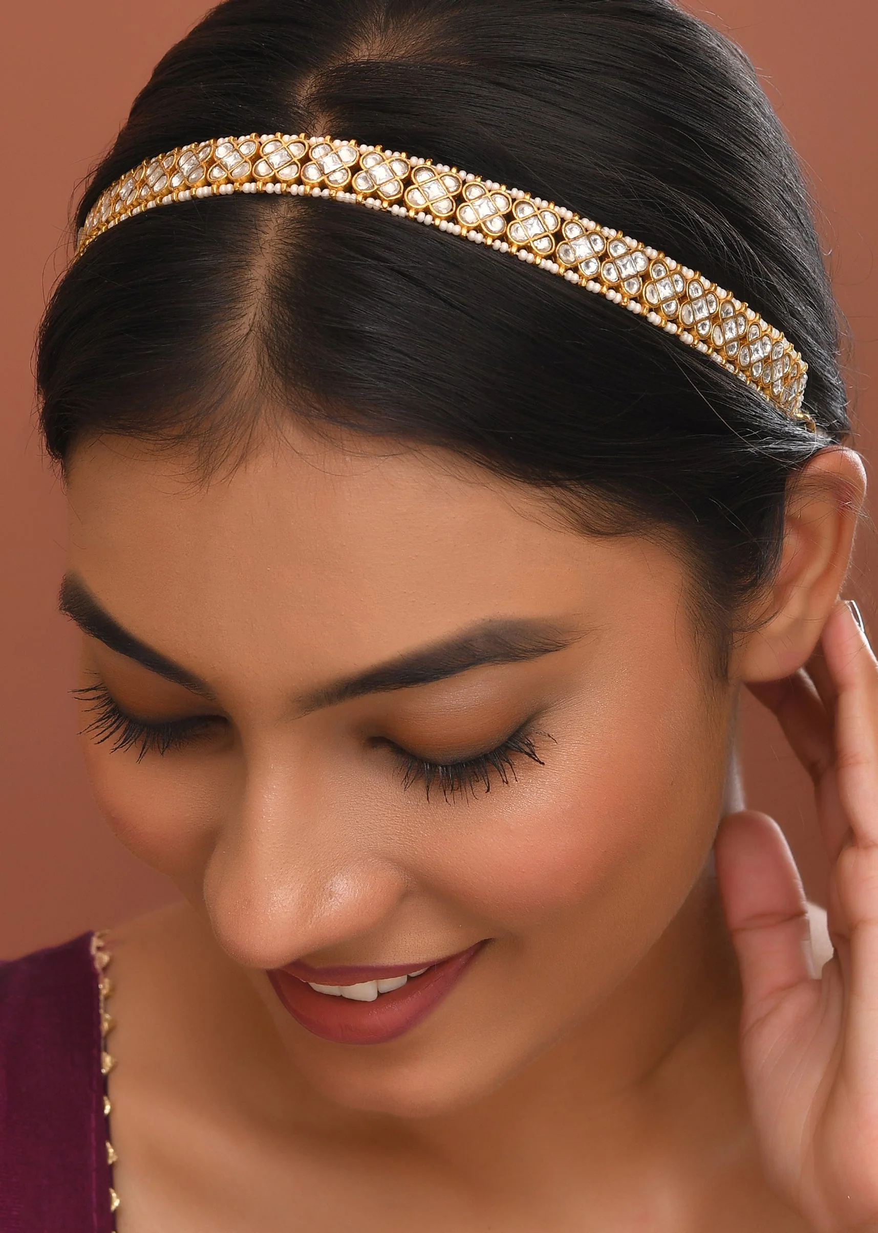 White and Gold Kundan Mathapatti