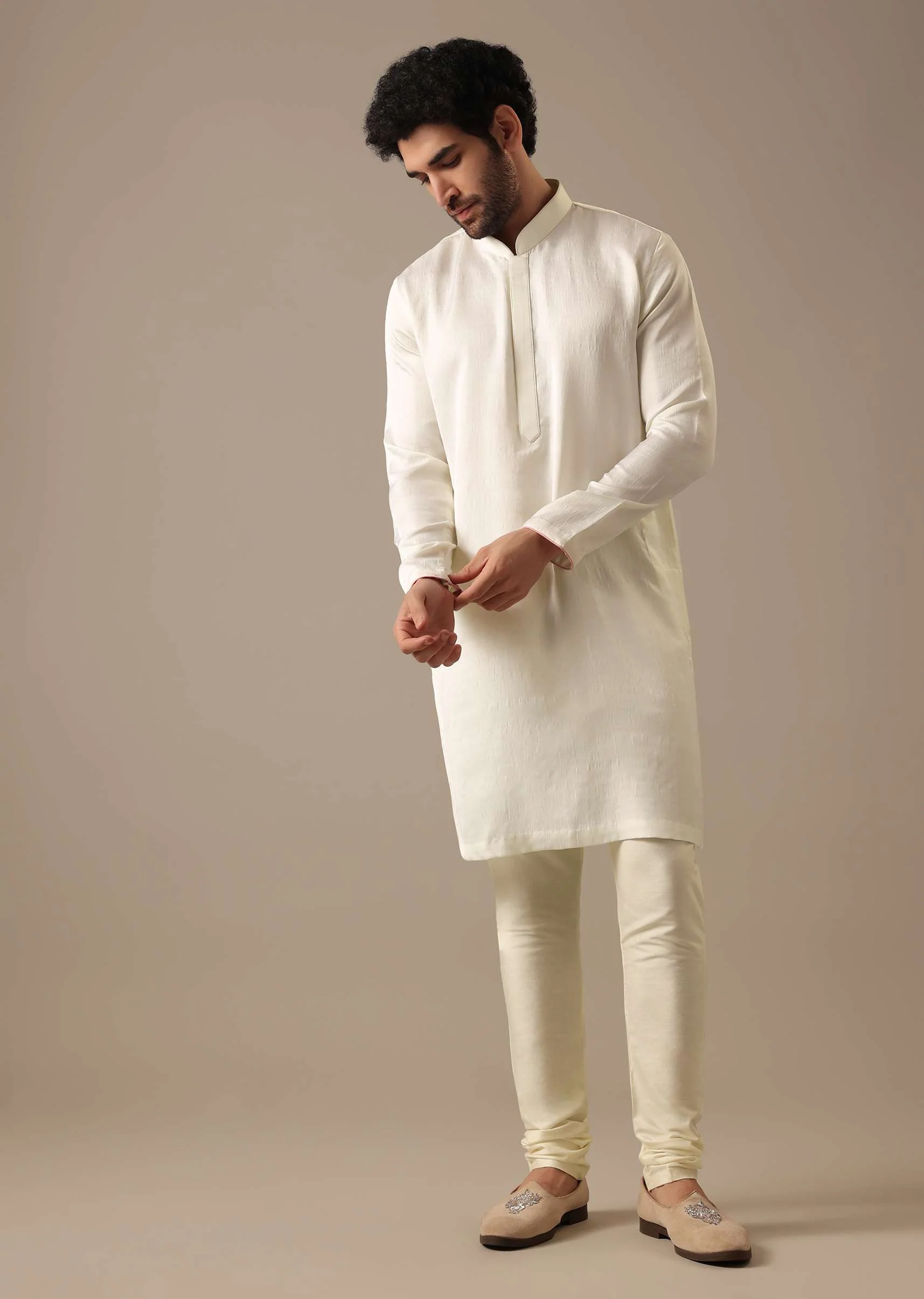 White Floral Bundi & Kurta Set In Silk - Image 6