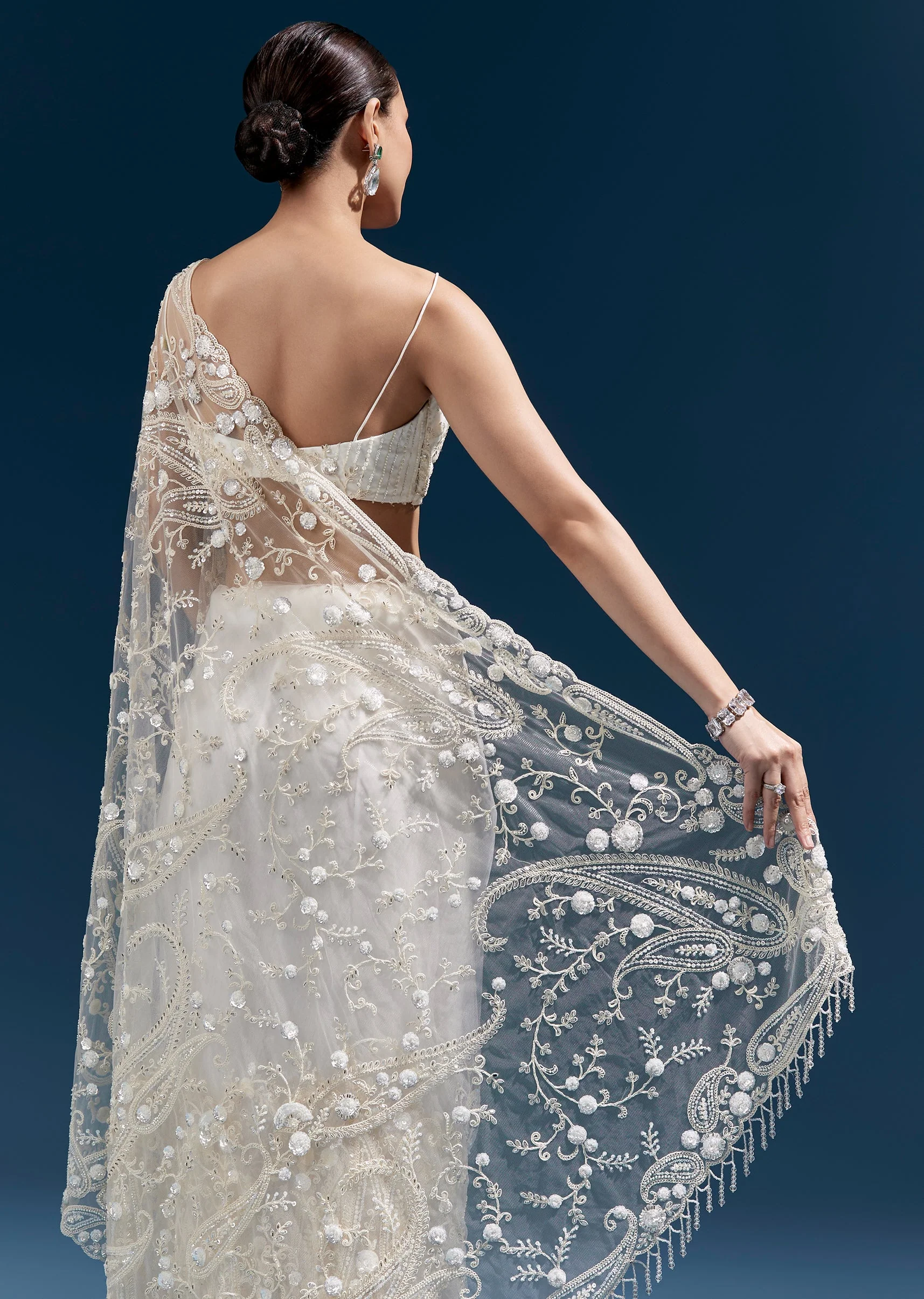 White Floral Heavy Embroidered Net Saree With Tasselled Pallu - Image 6