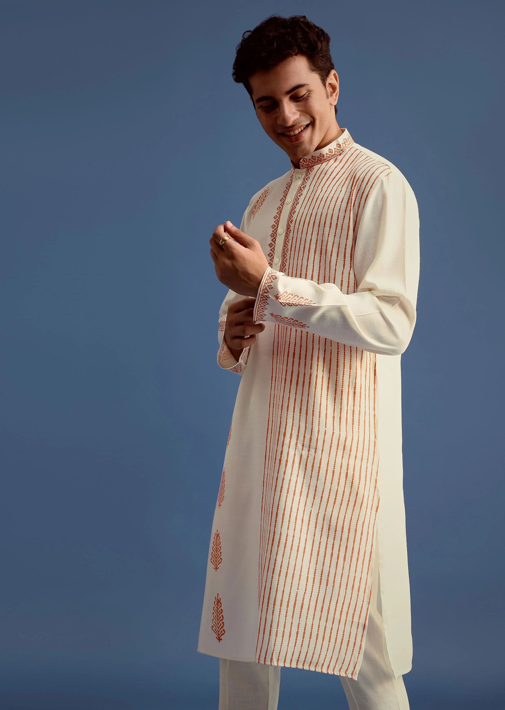 White Hand Block Print Kurta Set With Zari Work - Image 4