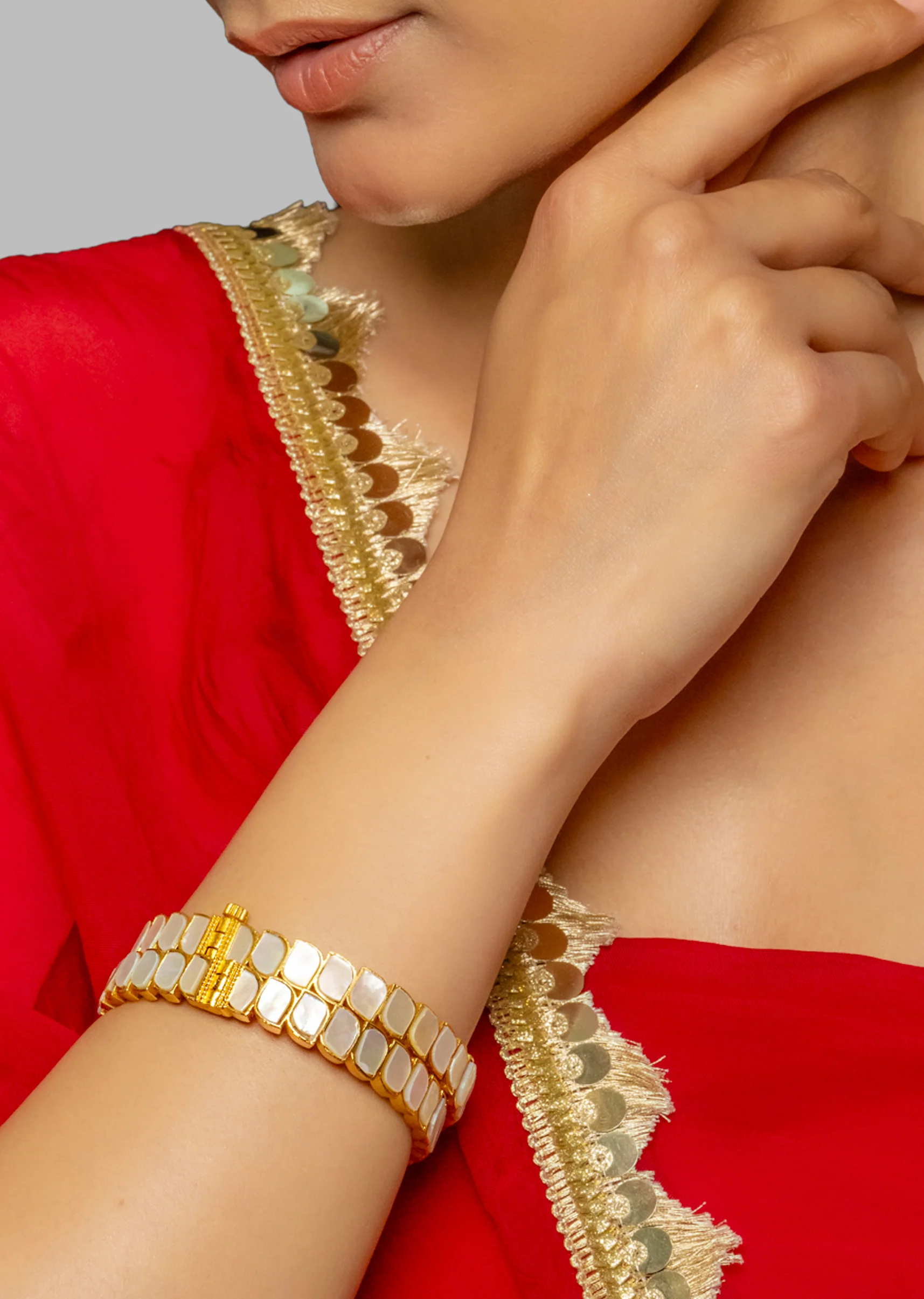 White Kundan Polki Bridal Bangles With Gold Plated Elegance - Image 2