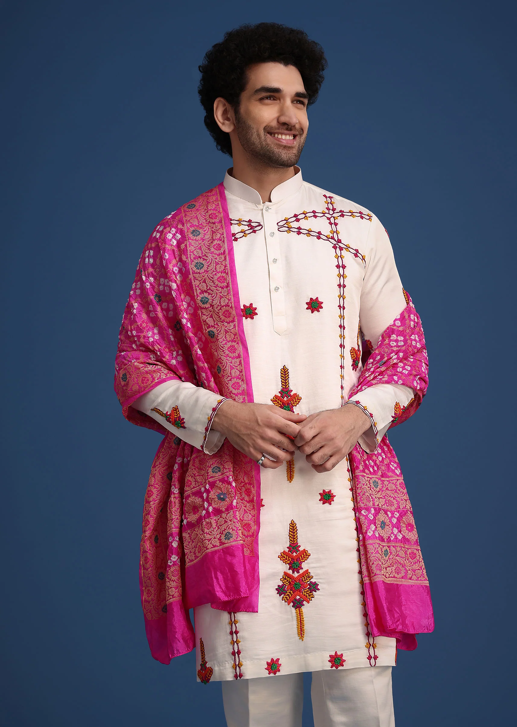 White Kurta Pant Set With Rani Pink Dupatta - Image 4