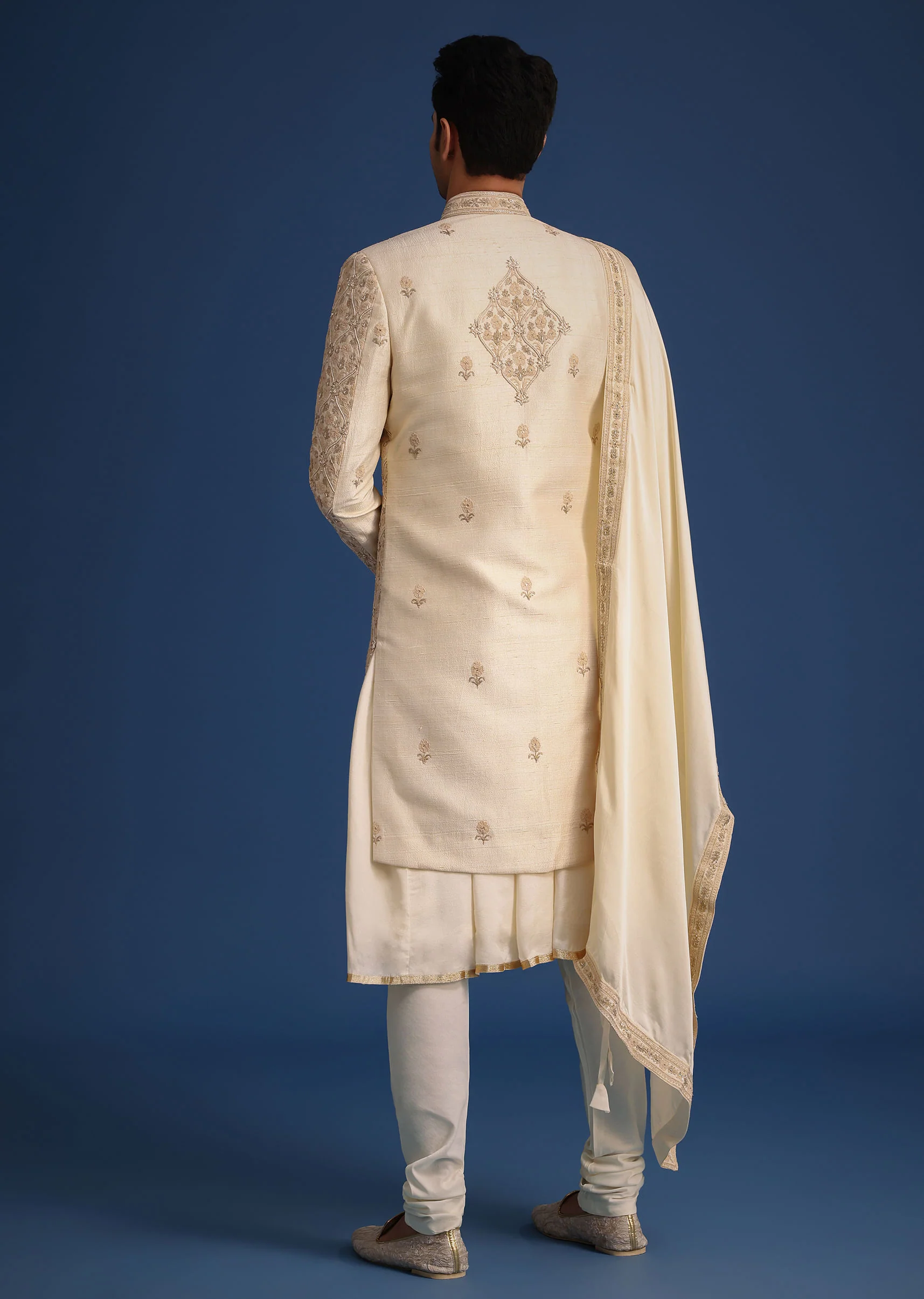 White Silk Zari Work Sherwani Set With Dupatta - Image 5