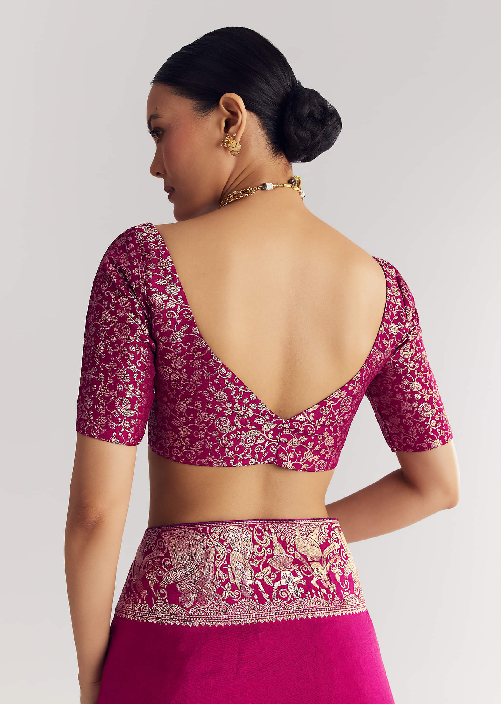 Wine Dola Silk Saree With Zari Motifs - Image 8
