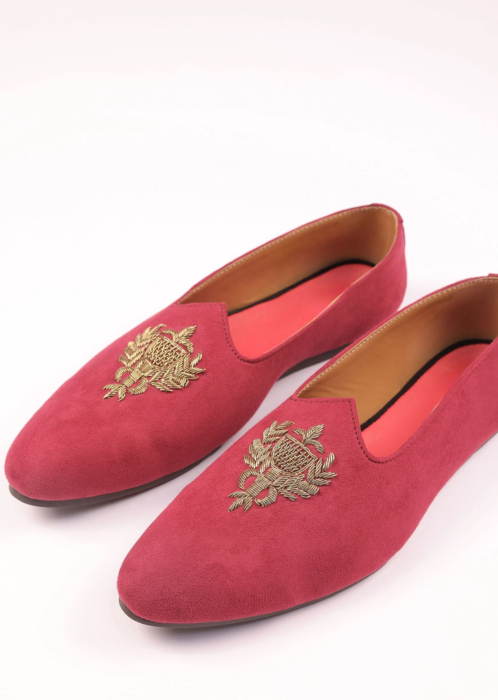 Valentine Red Juttis For Men In Suede With Embroidery - Image 5
