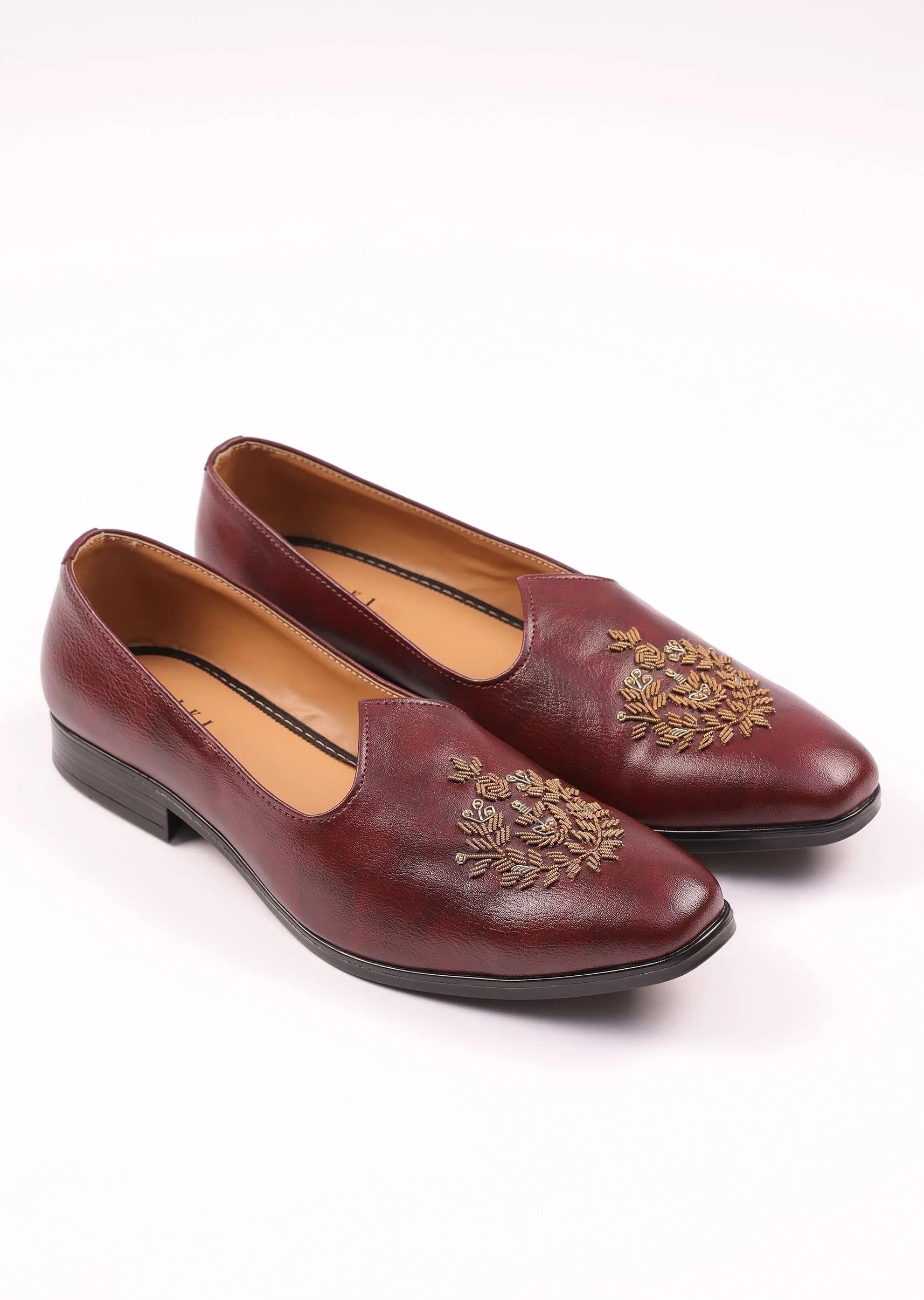 Wine Vegan Leather Jutti With Zardosi Work - Image 4