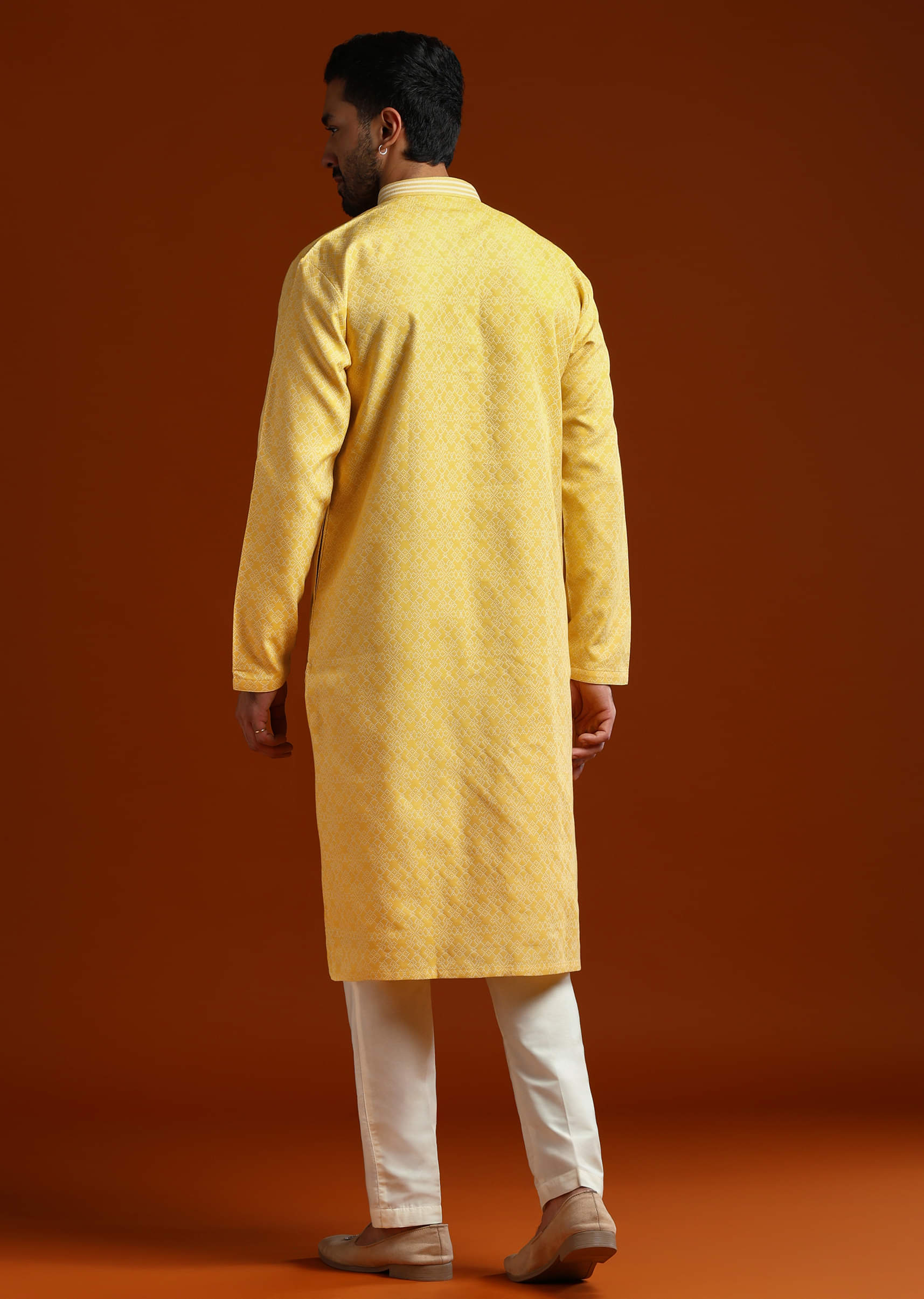 Yellow Jacquard Kurta Set For Men With Subtle Print - Image 5