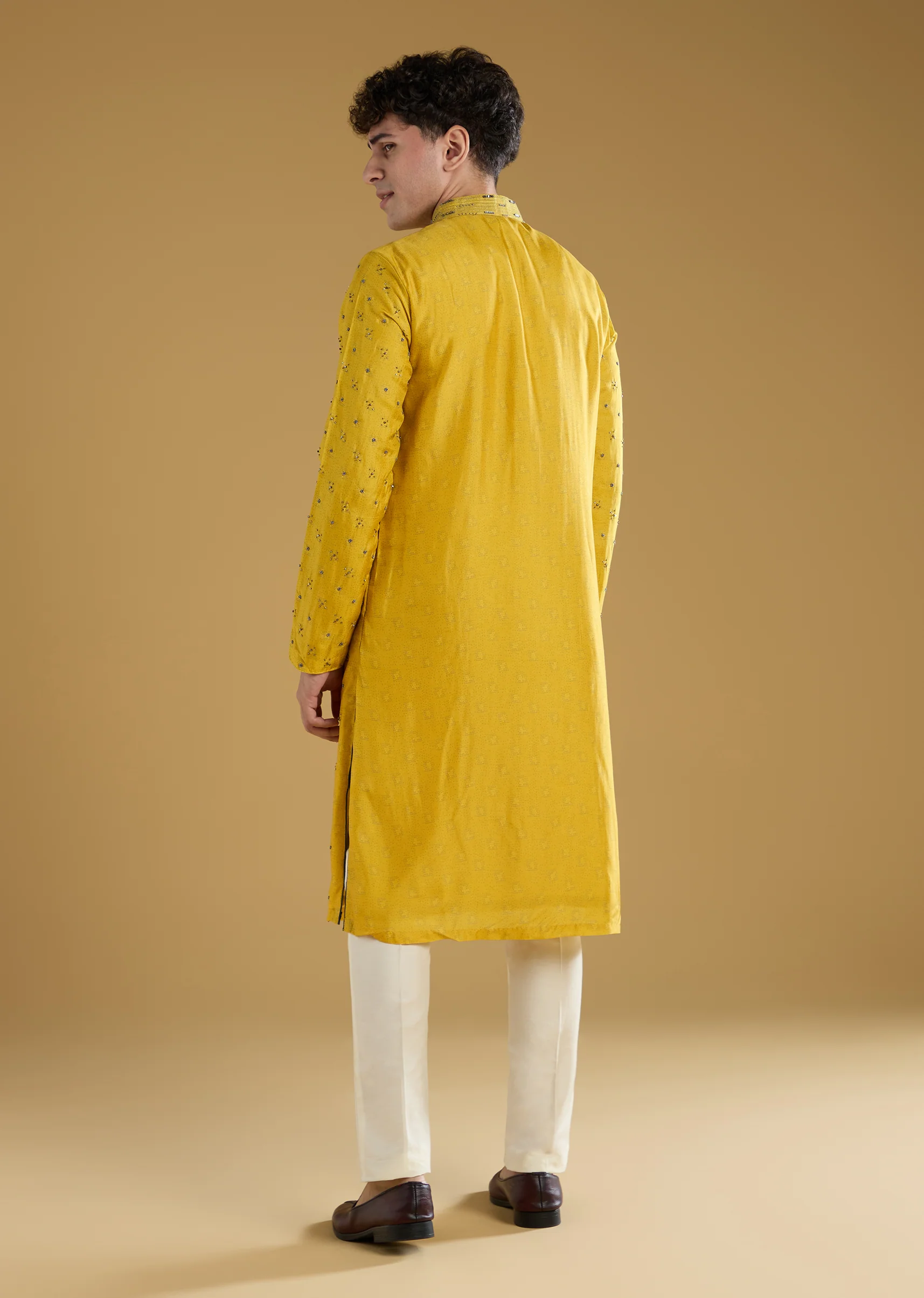 Yellow Silk Resham Embroidered Kurta Set With Mirrorwork - Image 5